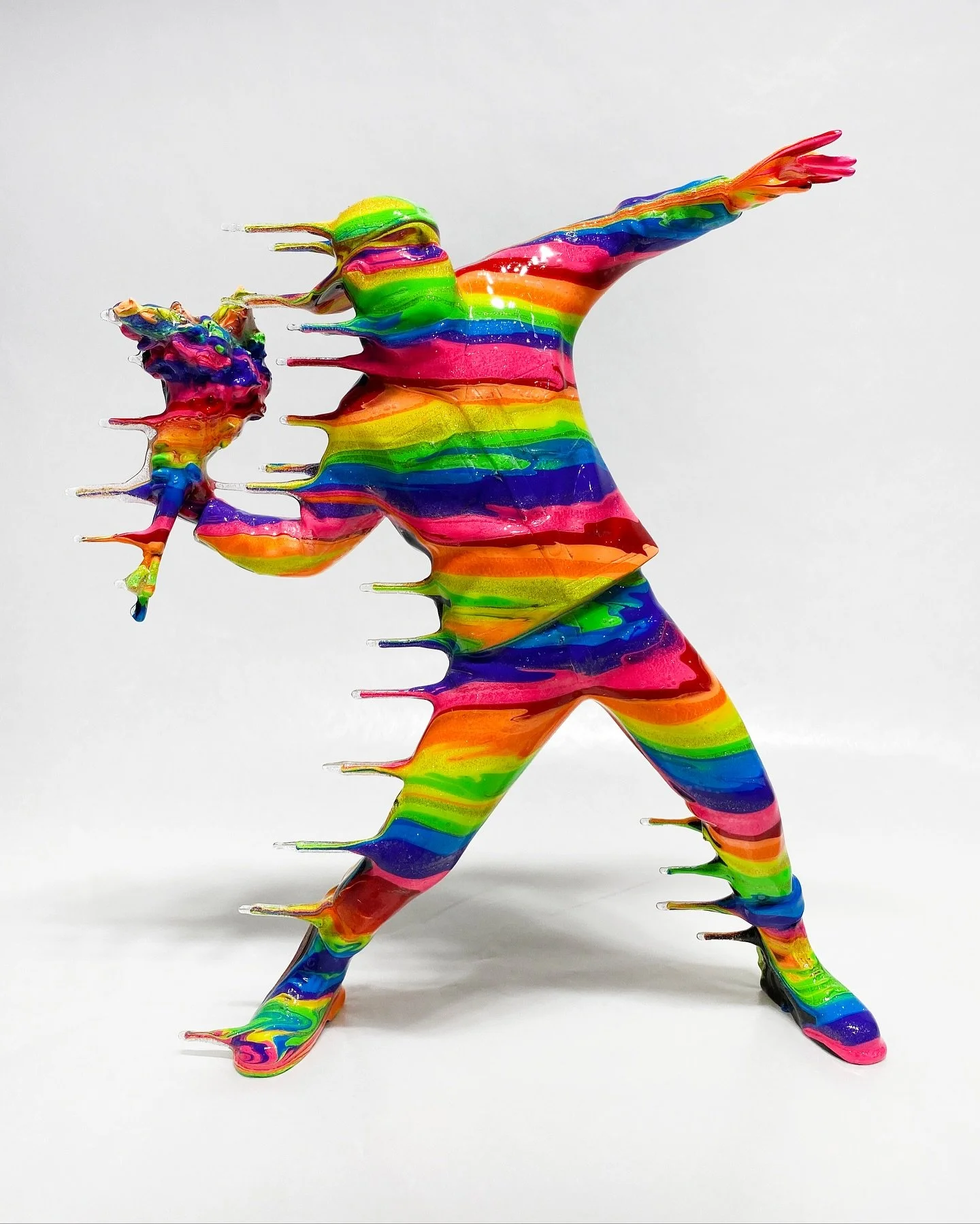 Blown Away 👏💥 the signature style of our newest artist @joshmayhem1!

LA based artist #JoshMayhem transforms designer toys and iconic pop art figures into contemporary gallery sculptures, transporting viewers to a world of wonder and excitement. Us