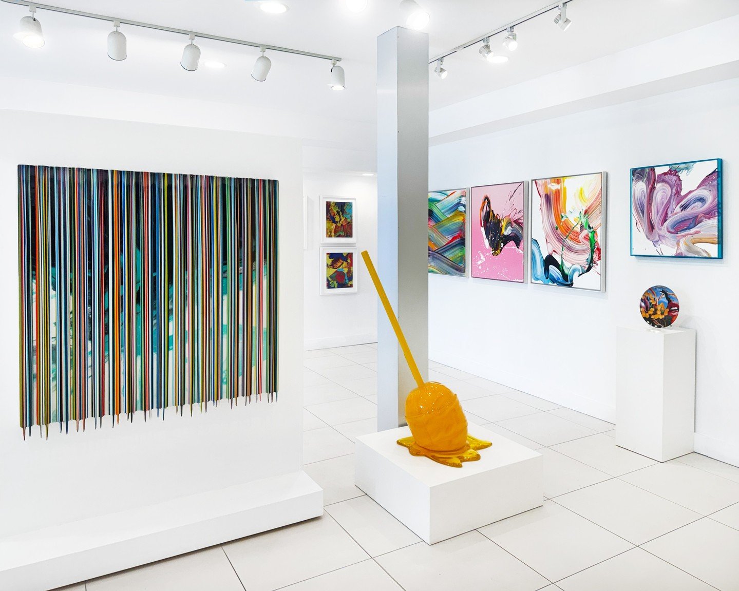 Monday&rsquo;s brushstrokes in motion 🖌️🎨 showcasing our beautiful #PalmBeach gallery display highlighting @nikolaosschizas @desireobtaincherish @franciscovalverdestudio and @peterbuchmanartist.

Link in bio and DM for inquiries.
.
.
.
#dtrmodern #