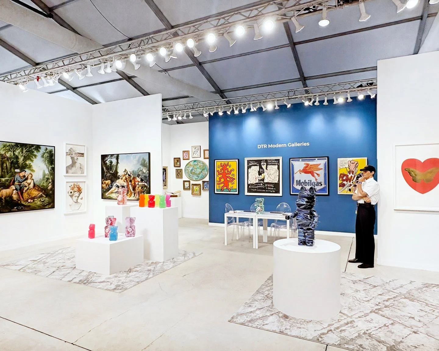 Miami Art Week has officially begun 🤩 find us at Booth AM230 at @artmiamifairs, VIP preview begins now and we open to the public at 4pm! 

Stop by today through Sunday to browse our diverse curation from blue-chip to contemporary pop art &amp; sculp