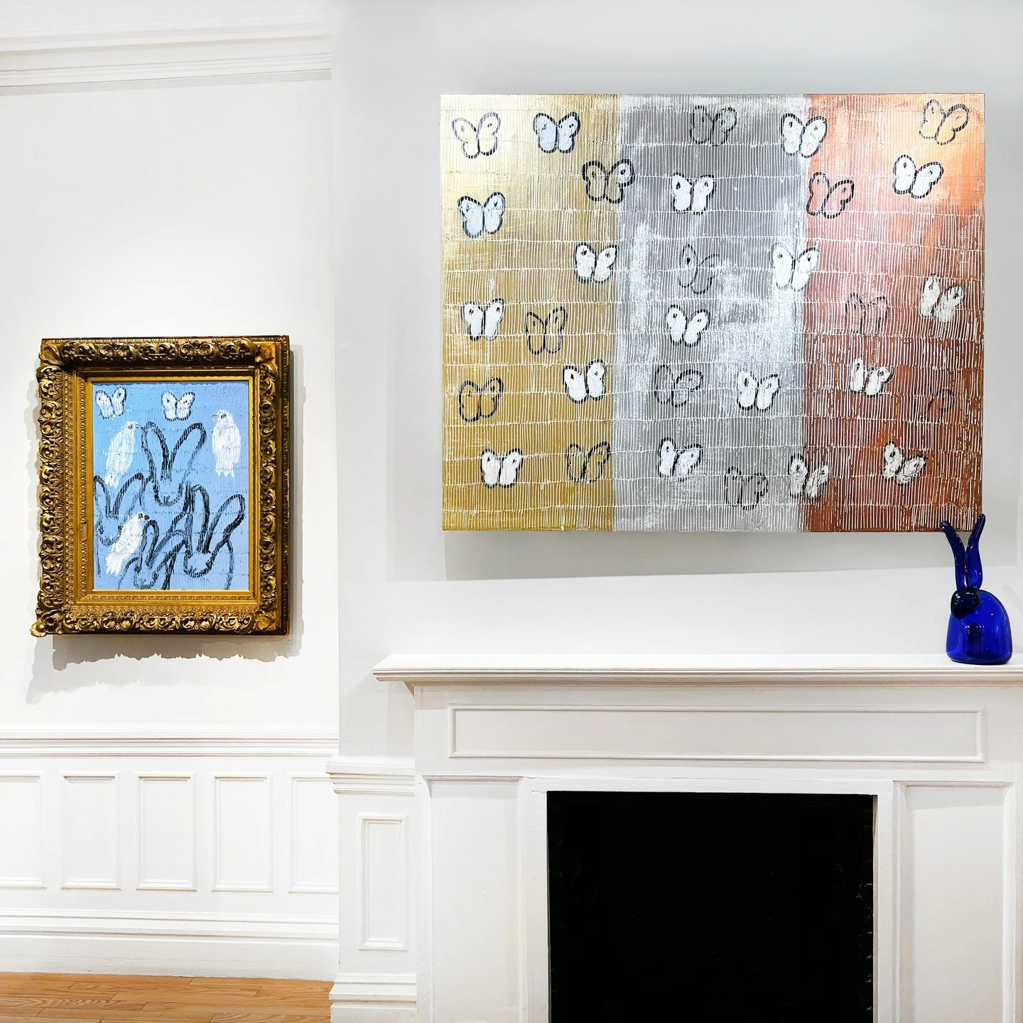 Hunt Slonem's iconic 🦋 oil painting, now seen in 'Tri Metals,' available and on display in our Boston gallery! Stop by to admire our newest works from @huntslonem's studio. 

Purchase his hardcover book in our bio and DM for inquiries.
.
.
.
#dtrmod