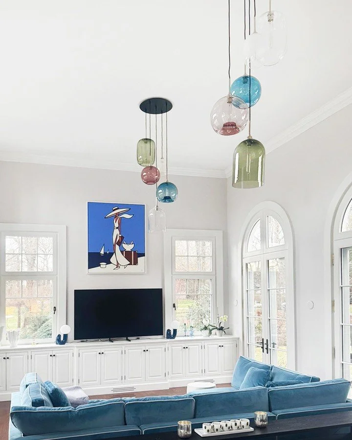 Alan Walsh appears as @danspapers cover artist, highlighted in the depths of winter for his paintings that bring light, warmth and a visual escape to his viewers. After his first solo exhibition in New York at our SoHo gallery, we are delighted by th