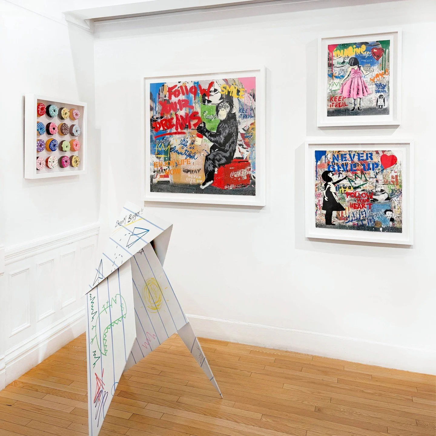 Find street and pop art phenomenon @mrbrainwash in #Boston 🧠💥 with new works on paper and sculpture featured alongside @kingofpopart &amp; @iamannasweet.

Purchase his hardcover in our bio and DM for inquiries.
.
.
.
#dtrmodern #bostonartscene #art