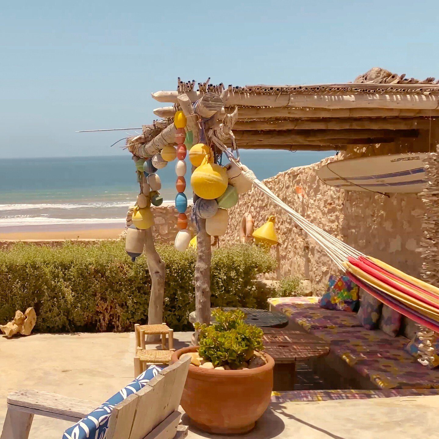 This is how we do Fridays. All that&rsquo;s missing is an ice cold beer! 🍻 

#friyay #beachyurtessaouira #byo #glamping #laidbackluxe #moroccotrip #essaouira #travel #noordinaryholiday