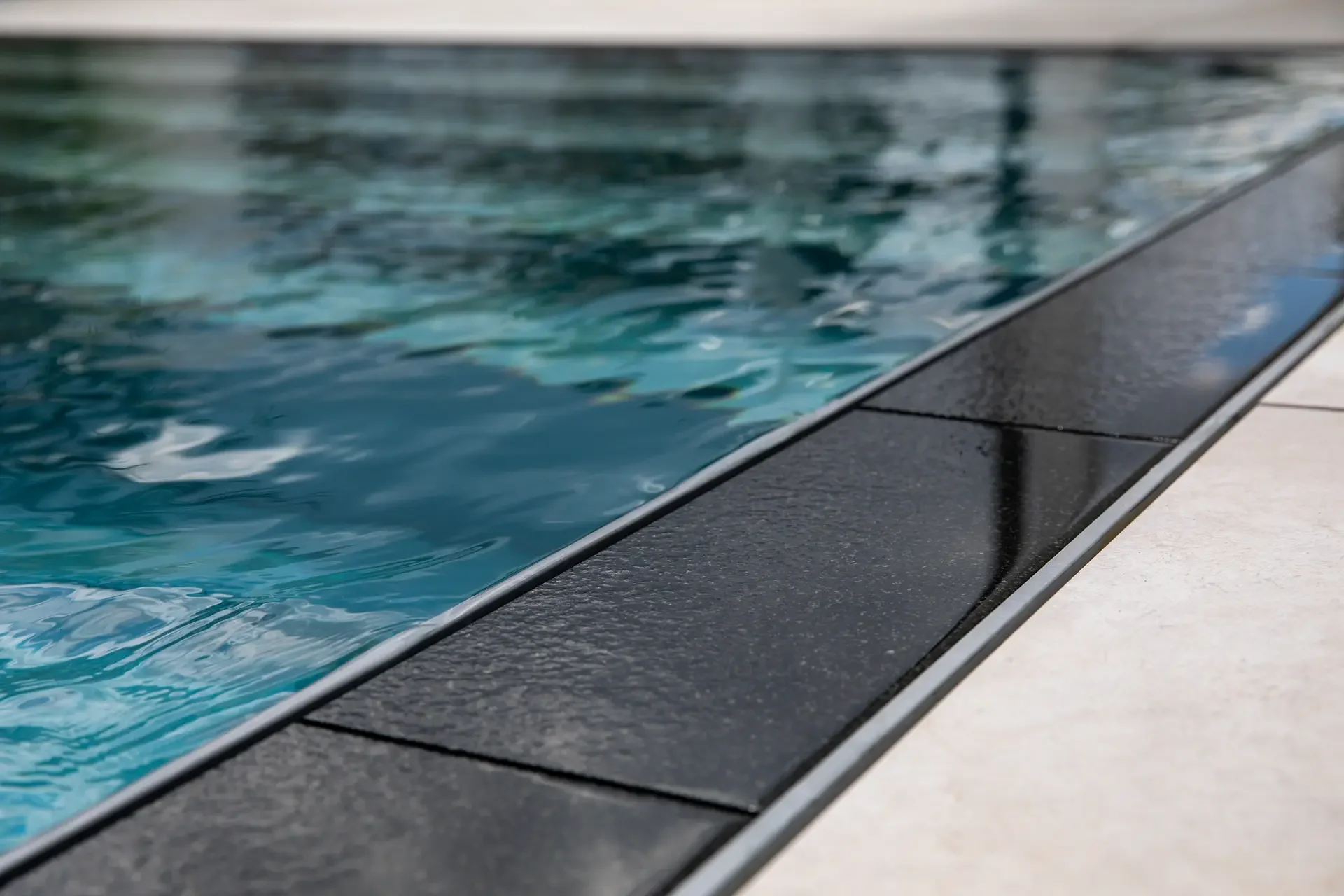 NIVEKO MONOPOOLS – Trentino/Alto Adige, Italia