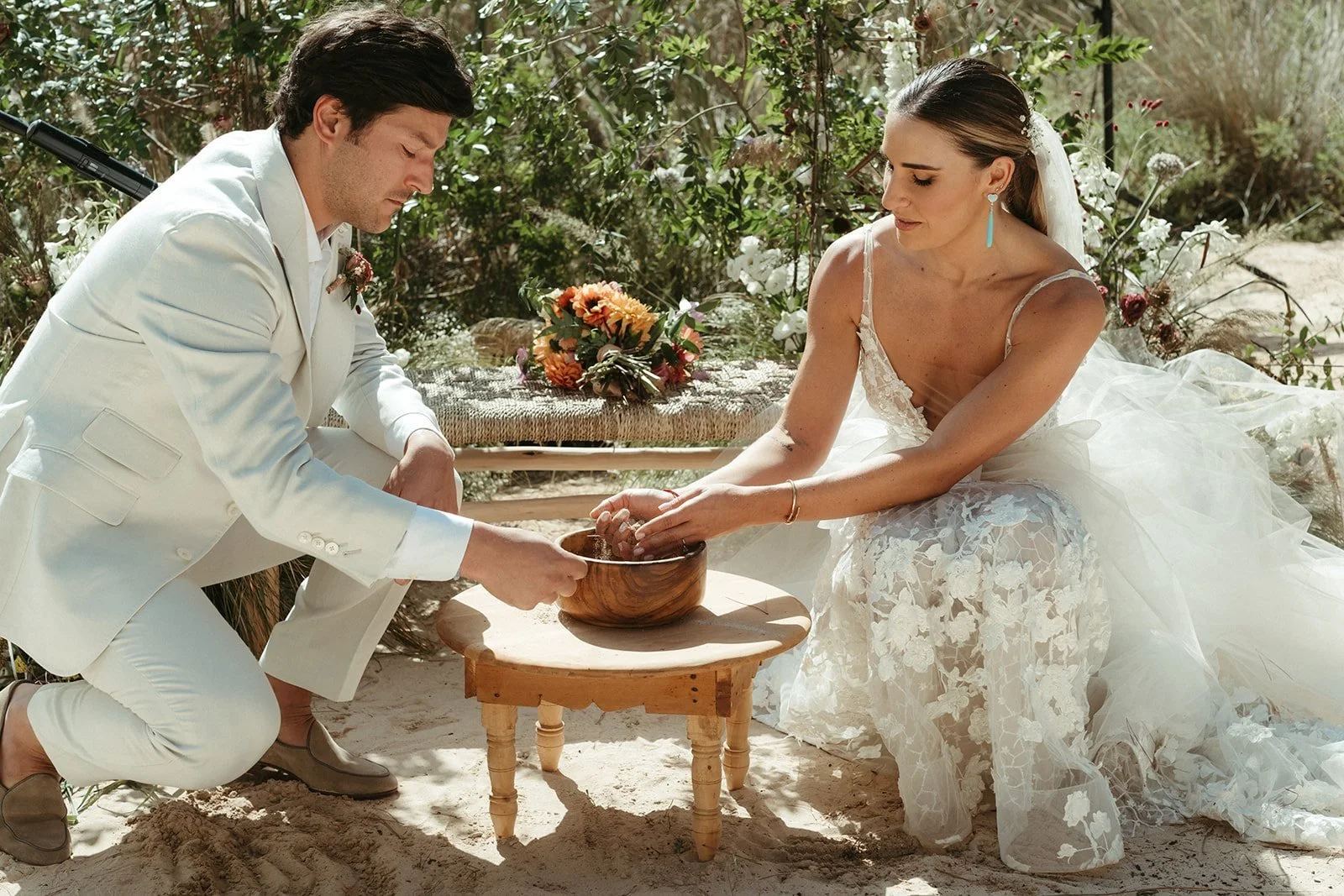 Los novios durante el ritual de los cuatro elementos