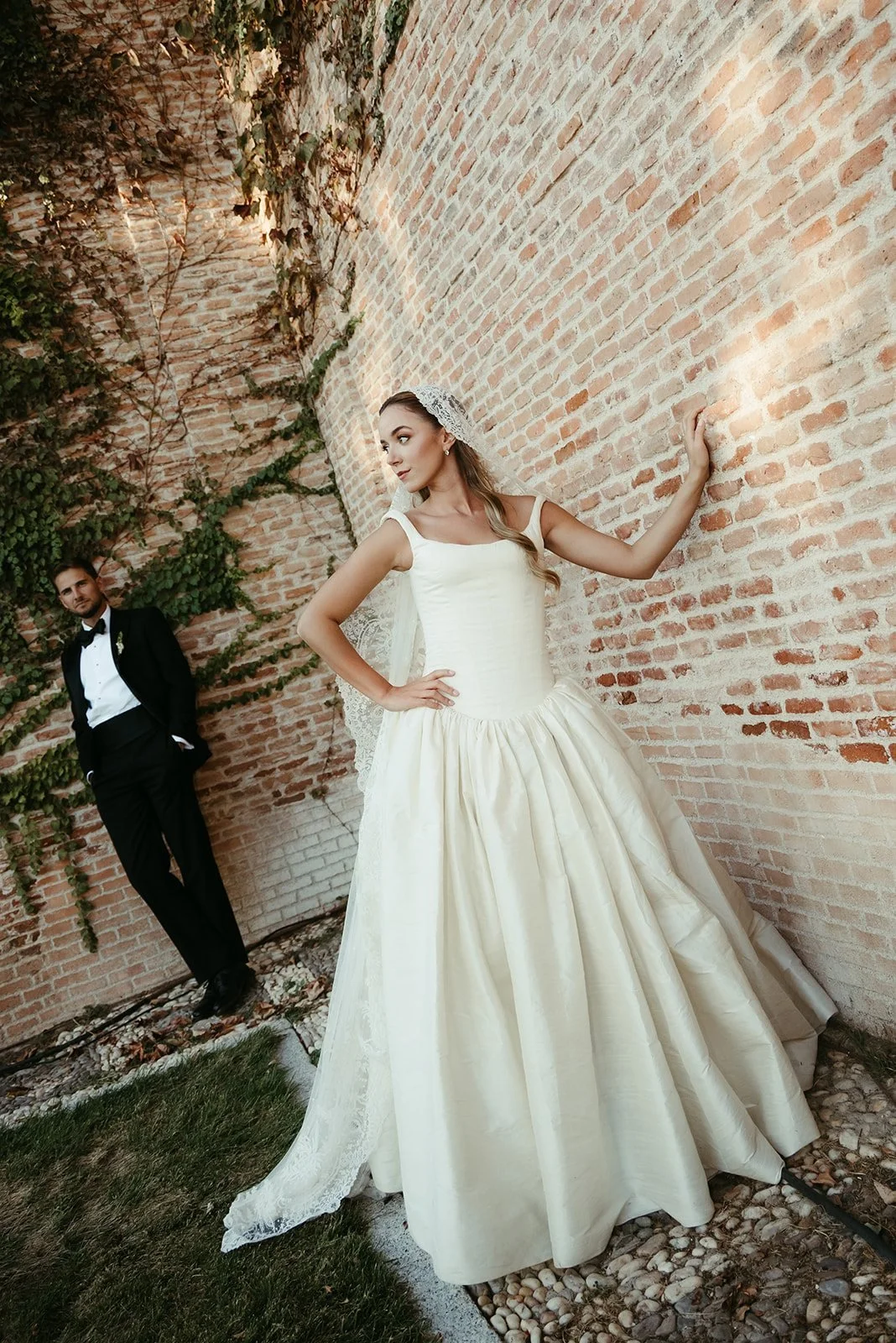 Bride against a brick wall at Finca Soto Mozanaque, Algete, Madrid
