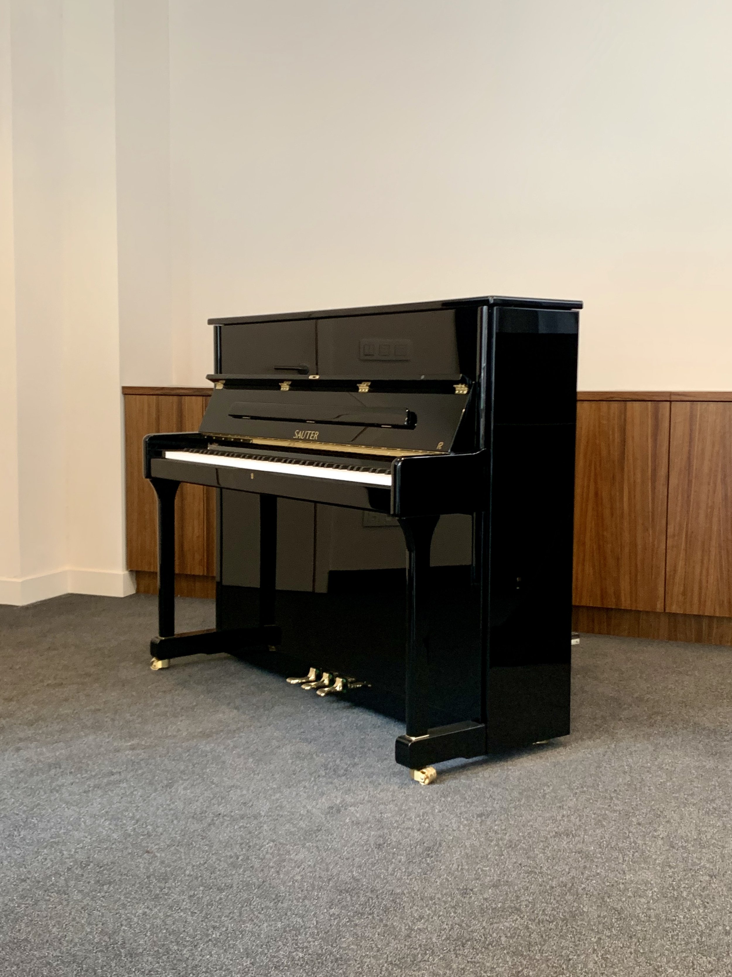 Verkoop uw piano — Quatre Mains