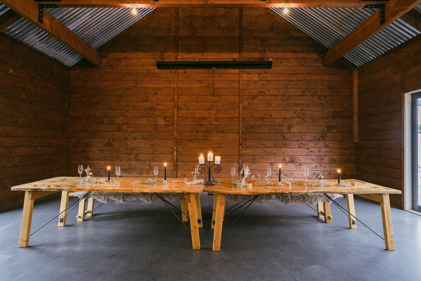 Oh, how we love the rustic wing.

The options are endless to set up for your big day🎉

#wanakaweddings #wanakaevents #weddingvenue