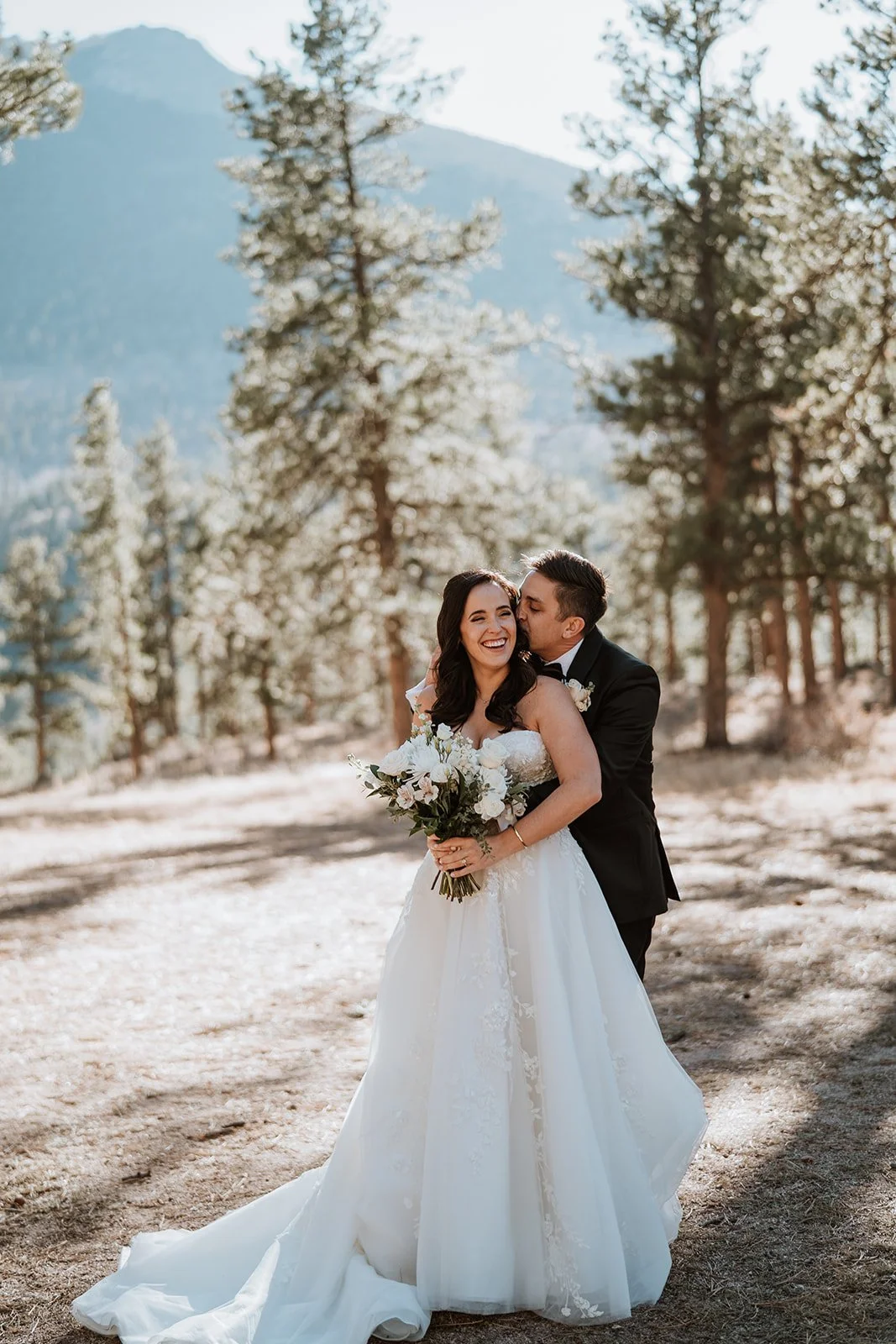 kelsey&landon_della-terra-wedding_basecamp-visual-270_websize.jpg