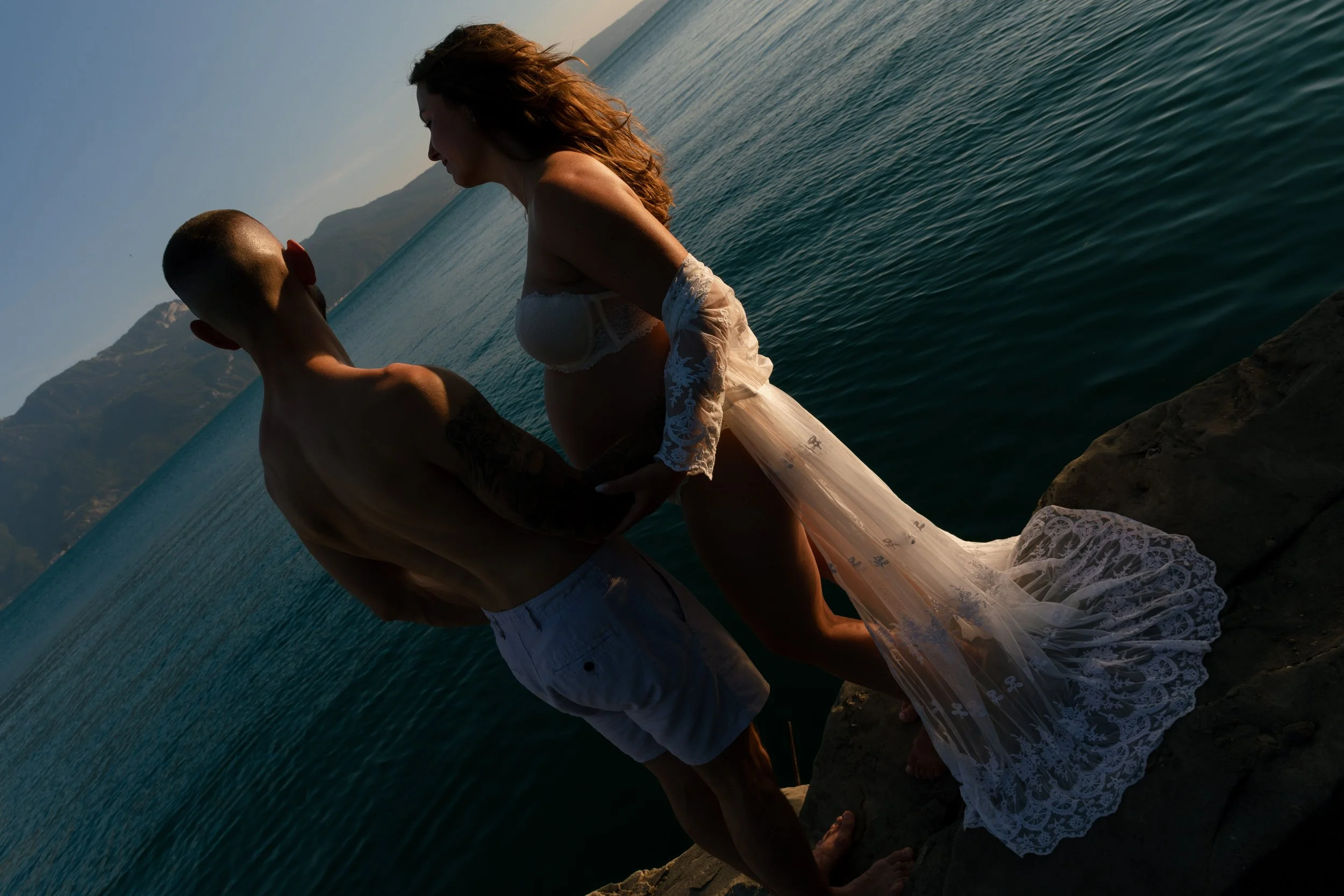 couple photoshoot at the lake Switzerland pregnancy shooting swissphotographer