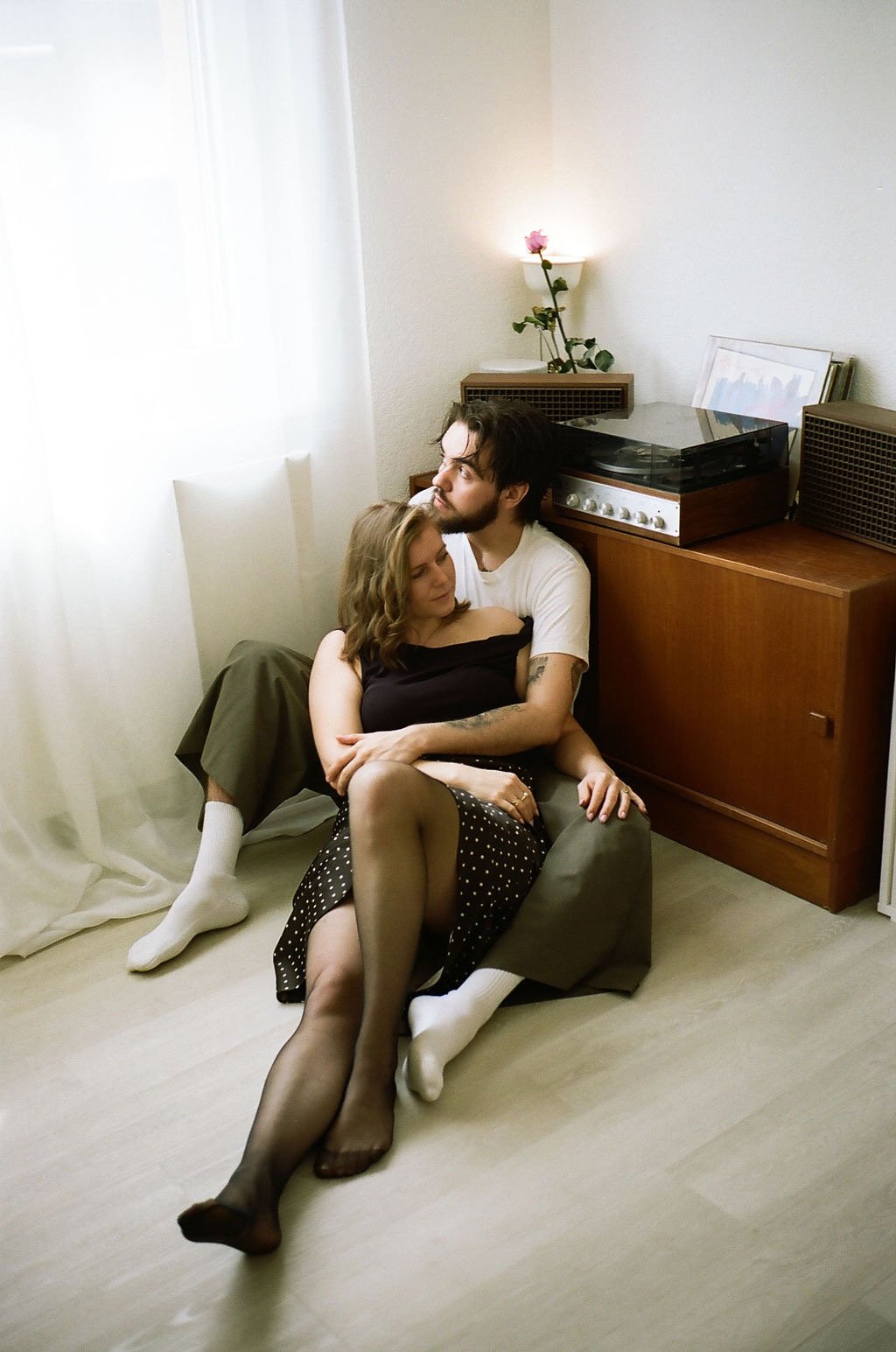 film photography of a couple session at home