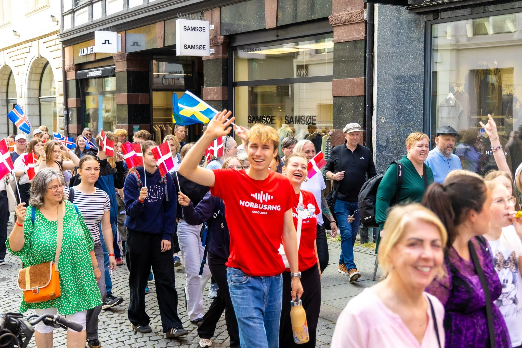 2025_08_Norbusang_Universitetsplassen_Parade og allsang_ulogo-26.jpg