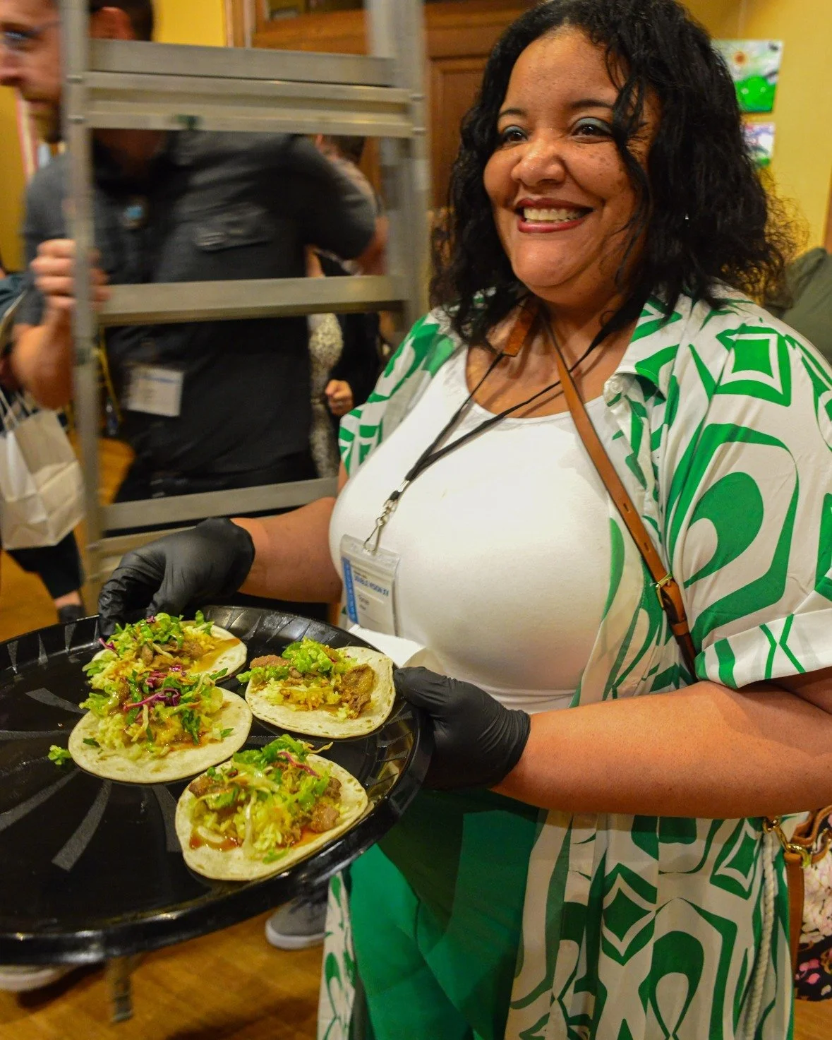 CALLING VOLUNTEERS! Support a radically fun night of art and inclusivity by volunteering your time May 1st at Memorial Hall! This incredible event is from 6:30-10:30pm, support half the night and then enjoy the festivities!
Use the link in our bio to