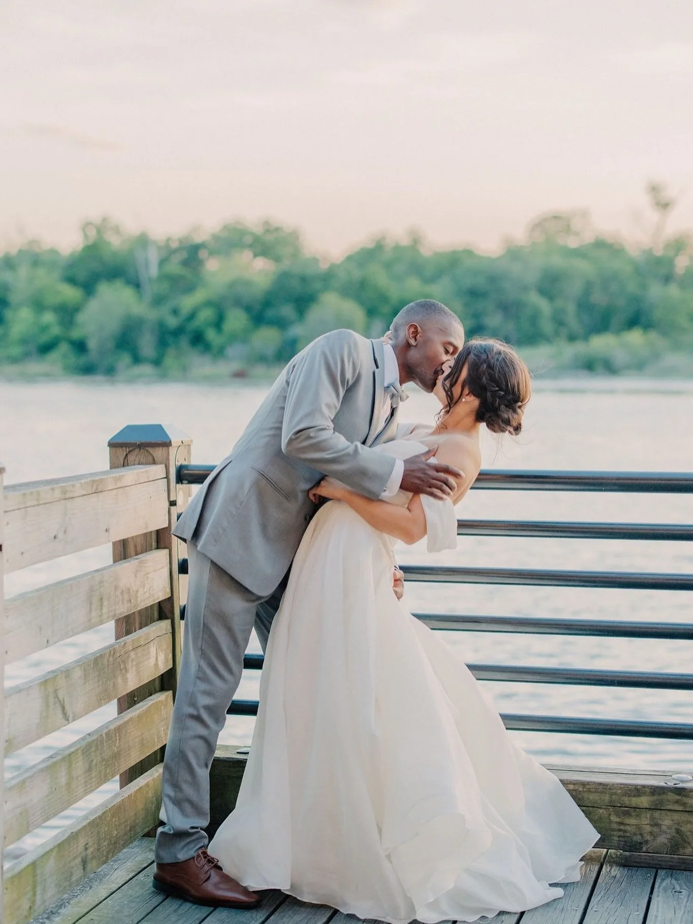 Being in the heart of downtown has its perks! Stunning photo spots along the riverfront, walkable hotels for you and your guests, and endless nightlife options for the perfect after-party! 

Here&rsquo;s what one of our couples had to say about their