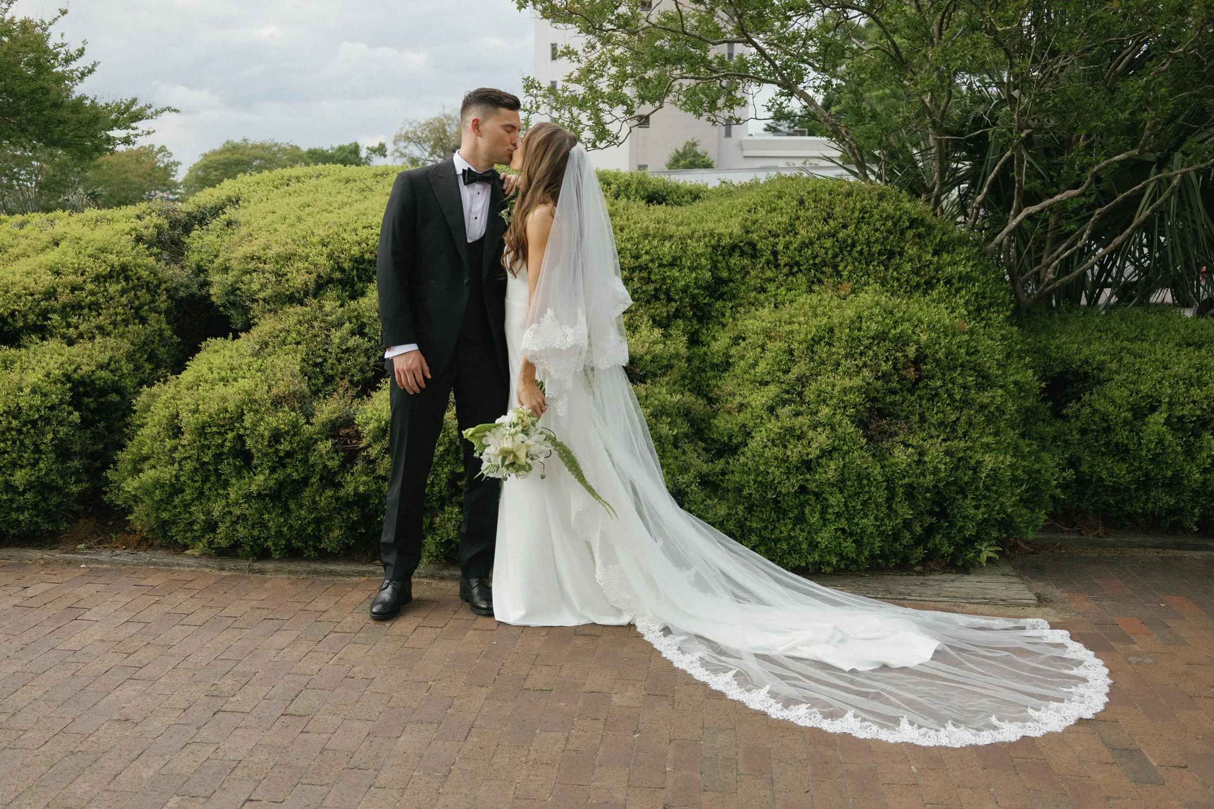 Minimalist Spring Wedding