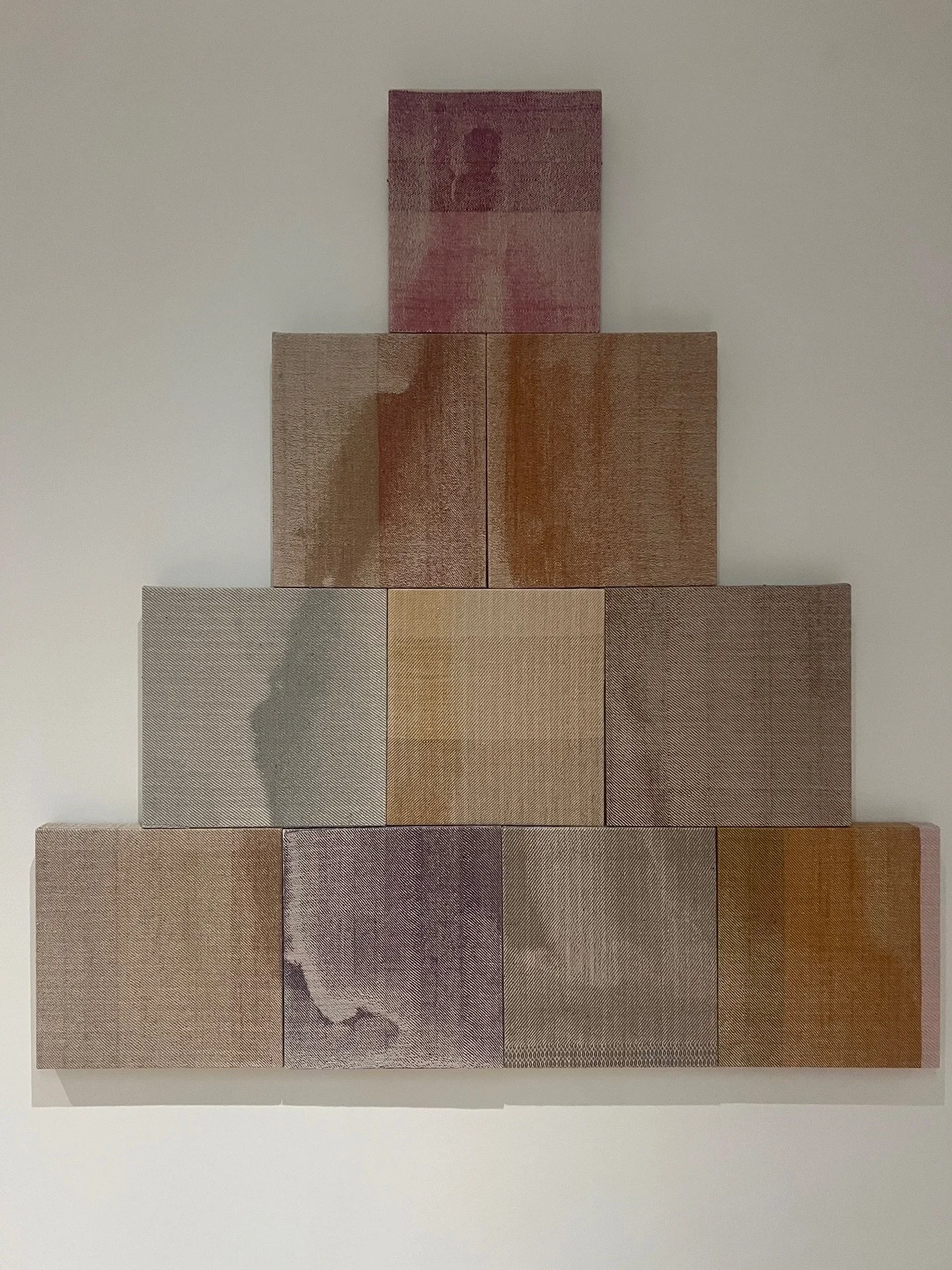 Finding inspiration everywhere ✨ Seattle&rsquo;s art scene never disappoints &mdash; full of texture, color, and inspiration at every turn.