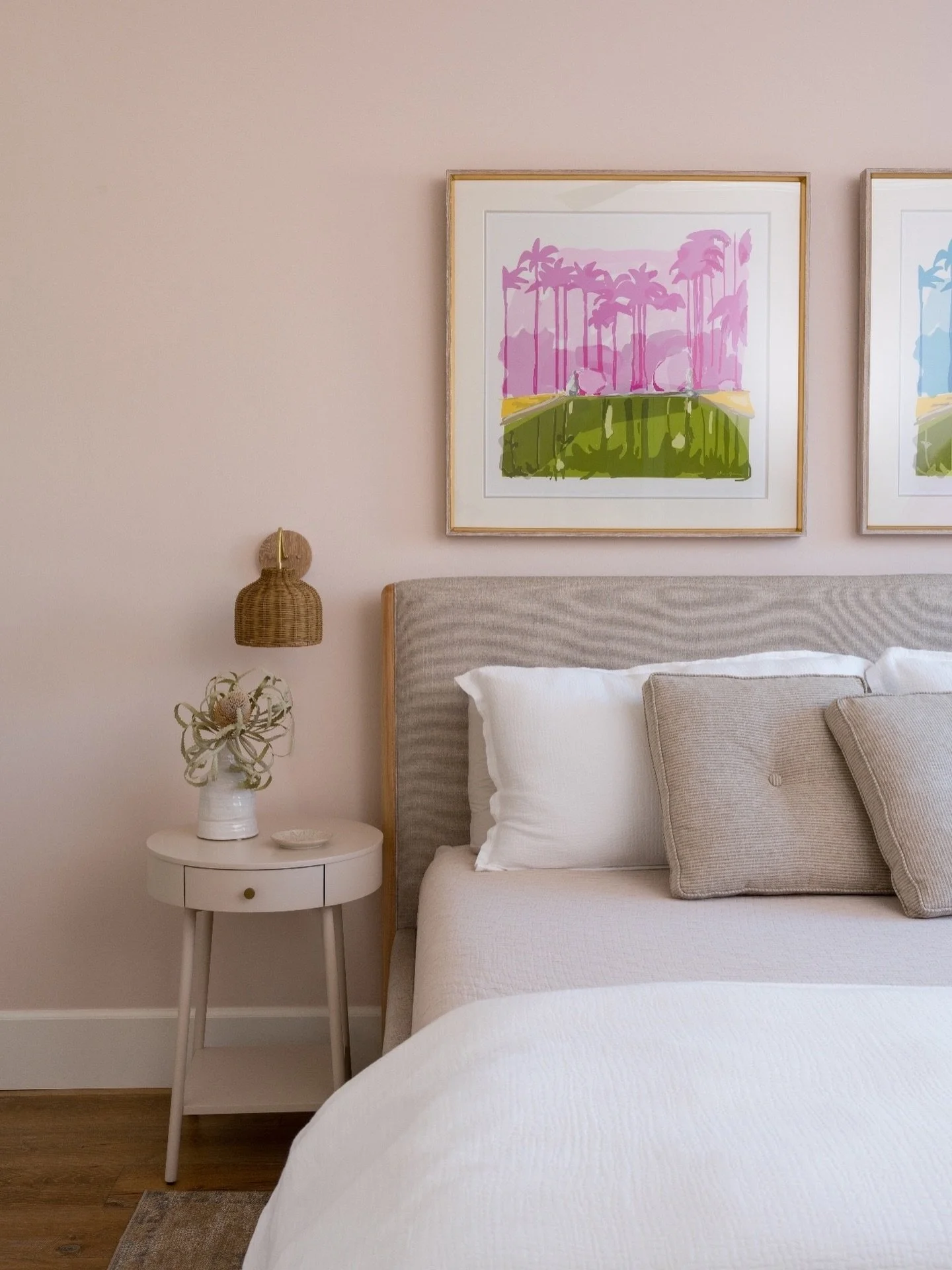 Fully charmed by this shade ✨
⠀⠀⠀⠀⠀⠀⠀⠀⠀
This suite doesn&rsquo;t take itself too seriously &mdash; soft textures, playful art, and a palette that feels like vacation, bottled.
⠀⠀⠀⠀⠀⠀⠀⠀⠀
👩🏻&zwj;🎨: @a_designed_space
📸: @charlotteleaphotography