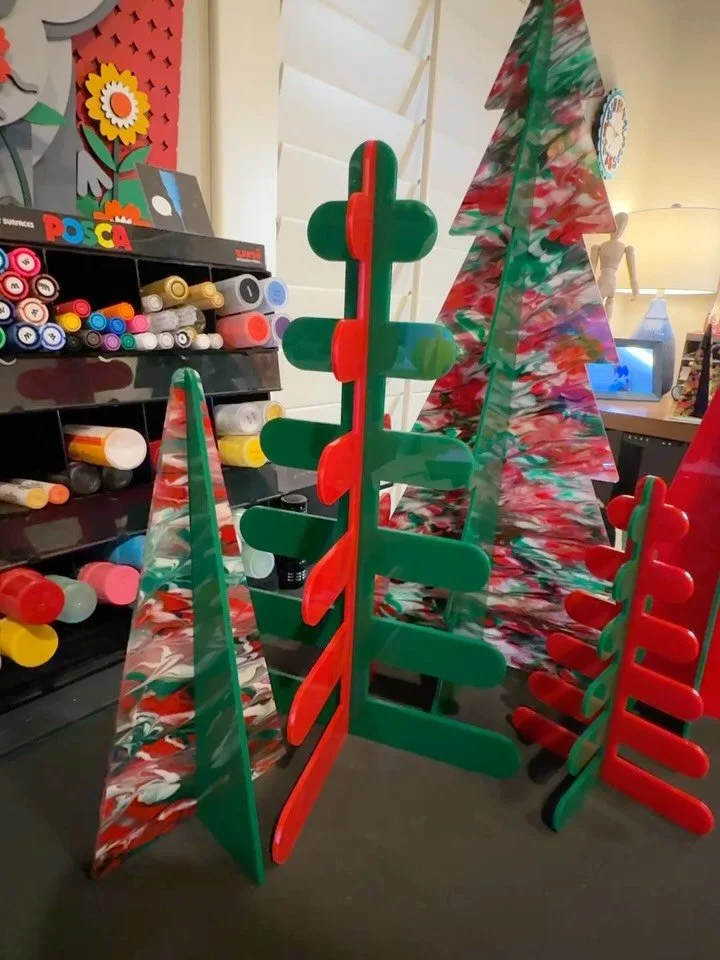 How great are these! Acrylic Christmas trees. The tallest is close to 18 inches.  These will be available at DNA Galleries soon. 🎄🎅🤶❄️⛄️🎁