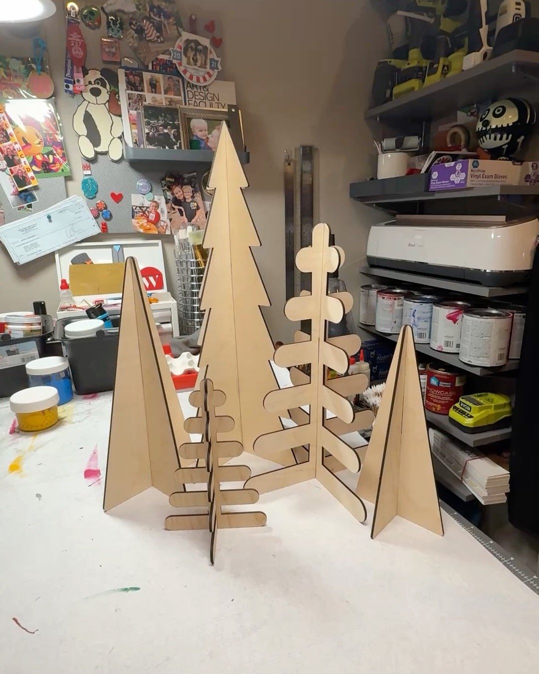 Prototyping slide together Christmas trees that will be lasered acrylic when finished. Making sure sizing and assembly are correct. Swipe to see color options for traditional Christmas and funky color ways. These will be available to purchase at DNA 