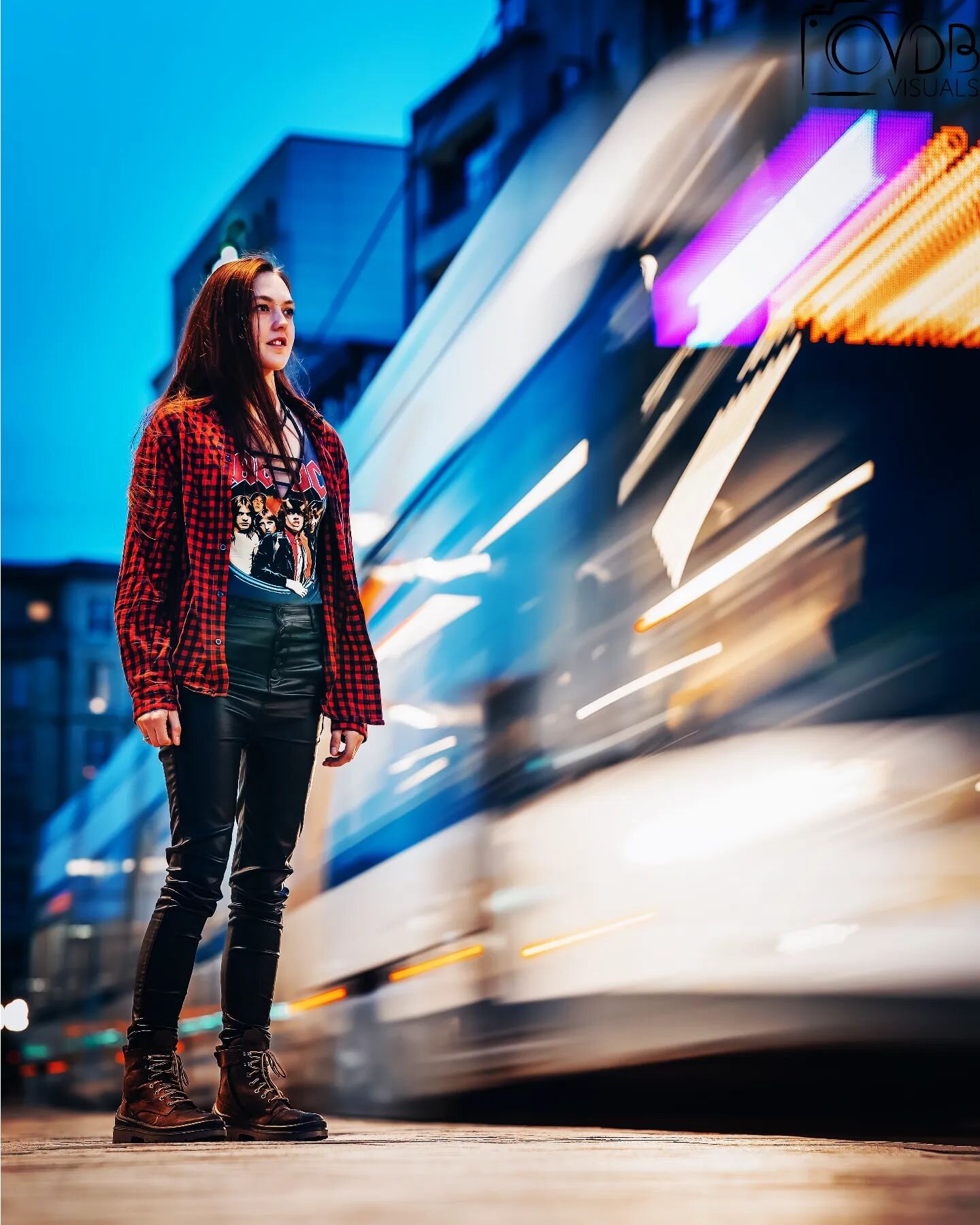 When the world around you keeps going.

#streetphotography #streetart #street #photooftheday #photographer #photography #antwerp #bus #urban #photo #instagood