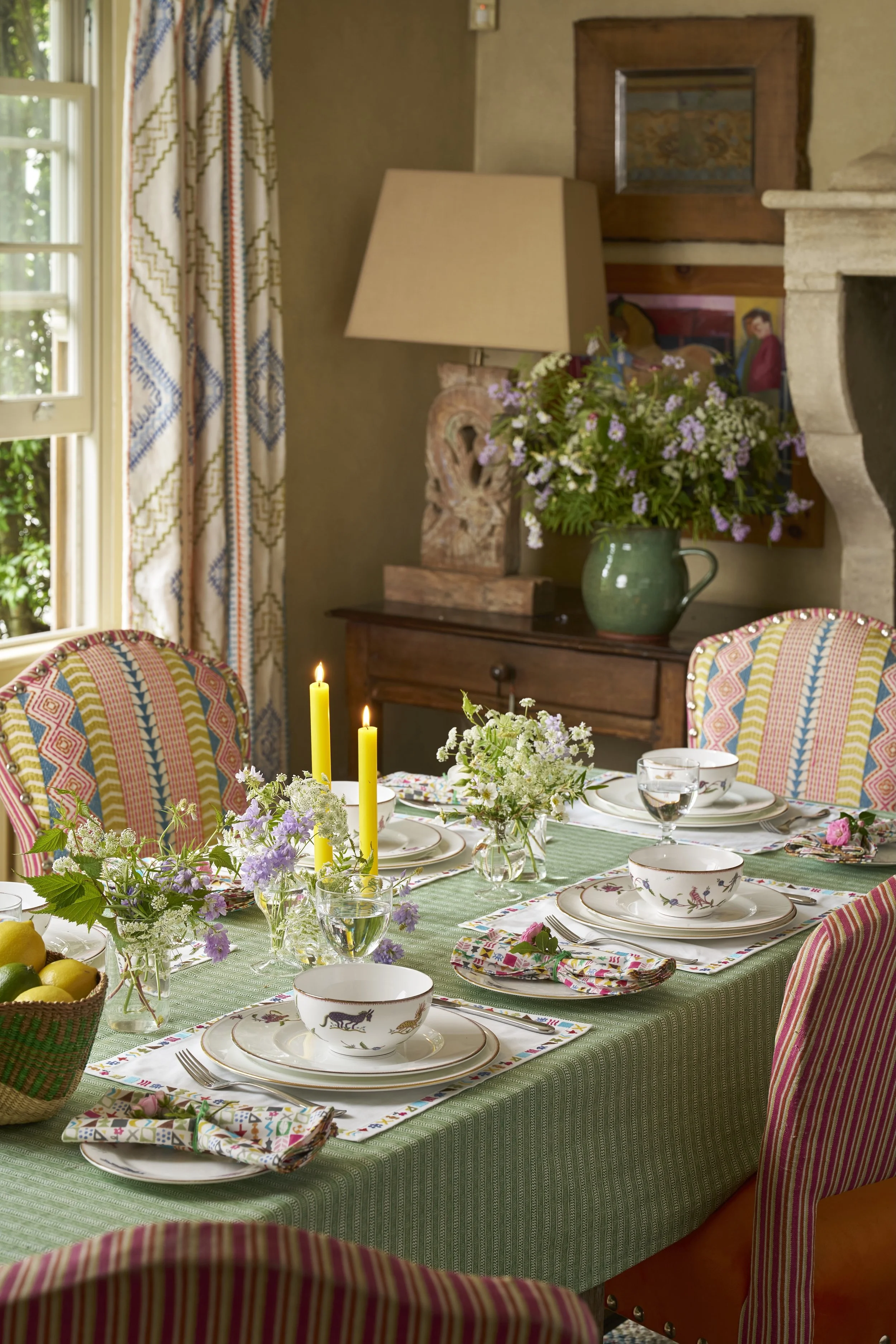 green tablecloth scene_01.JPG