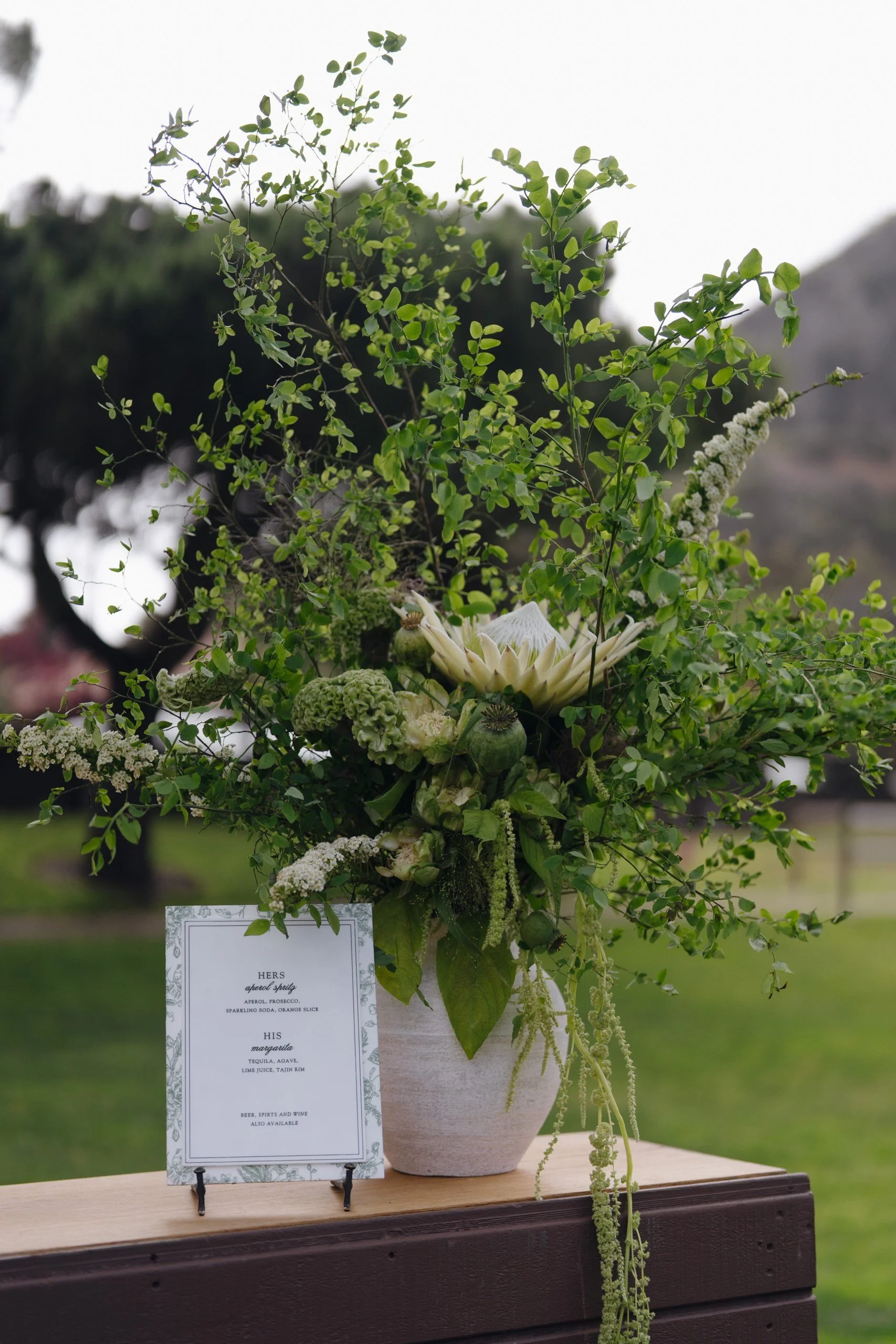 green-and-white-flowers-bar-arrangement.JPG