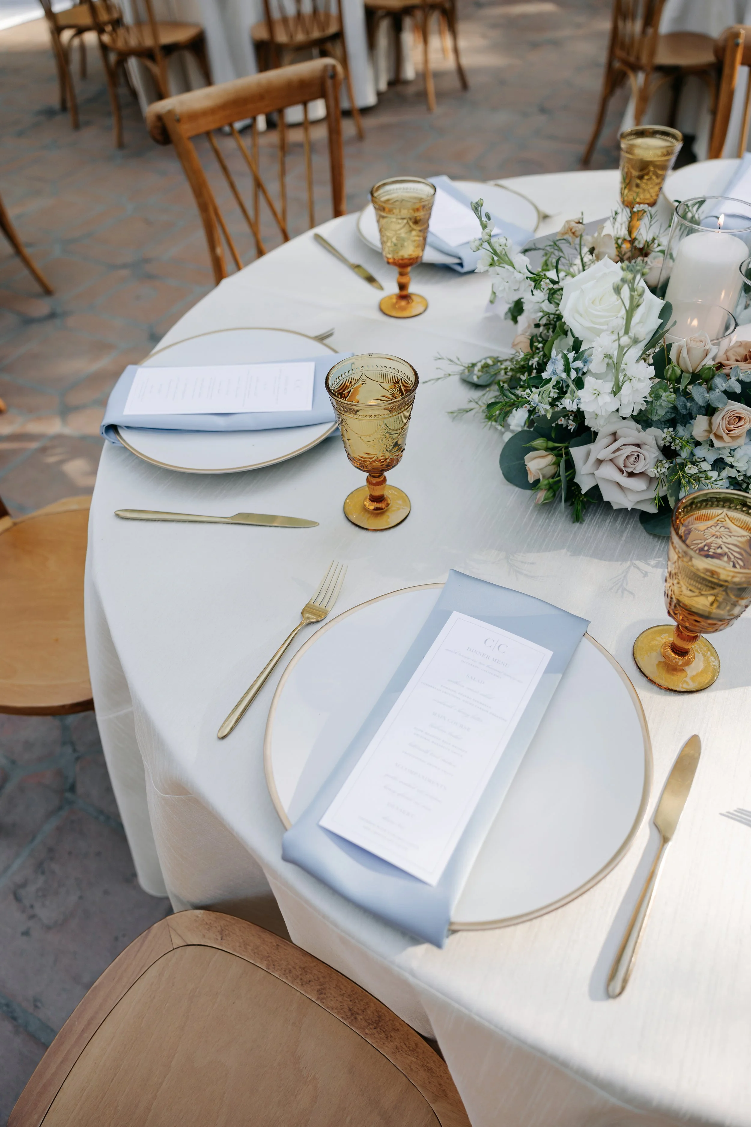 Rancho-Las-Lomas-wedding-tables-white-light-blue-gold.jpg