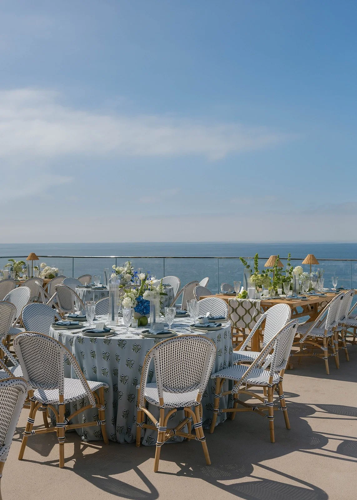 Surf-and-sand-white-blue-lime-green-wedding-design.jpg