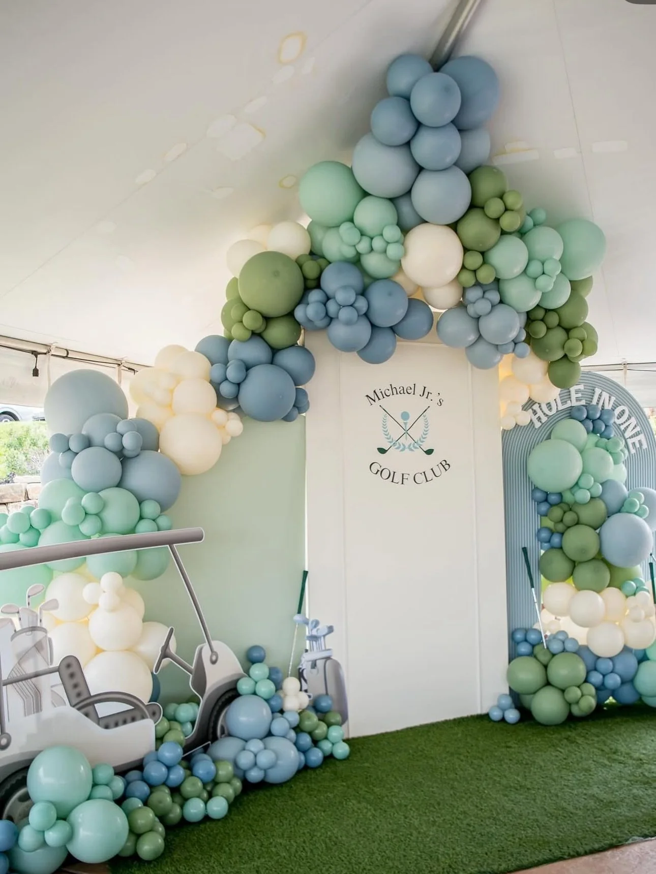 A little golfer turns one ⛳️

#golfthemebirthday #1stbirthday #denverballoonsandbackdrops #denvercolorado