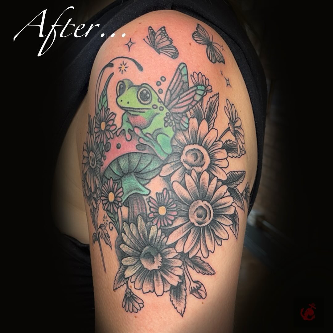 Jesse @lineslikewine reworked and added to a piece the other day and it came out AMAZING! Swipe to see what it looked like before coming to see Jesse.

Jesse has some time open this week and next week- contact us to book!

IG: @LinesLikeWine
LinesLik