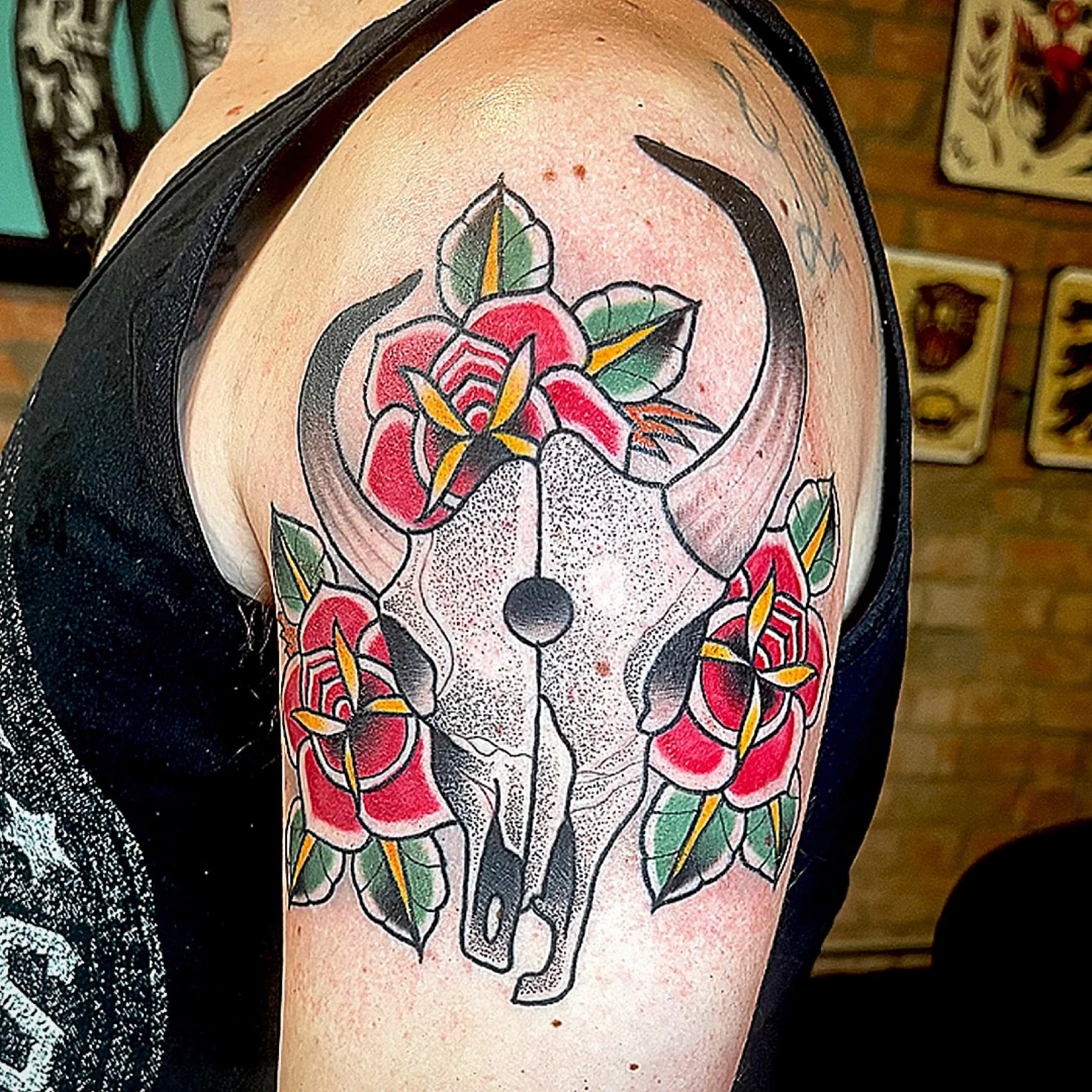 Solid piece to fill some open space…
@toddshowdown 💀 @toddshowdownflash
www.toddshowdown.com
www.LakeviewTattoo.com ⚓️ Contact@LakeviewTattoo.com
#traditionaltattoos #neotradtattoos #ftcollinstattoos #windsorco #nocotattoos #tattooing #tat