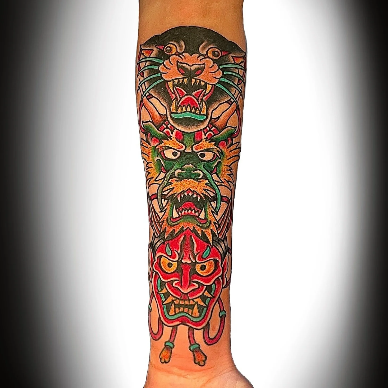 Totem of Traditional…
@LinesLikeWine 🍷 LinesLikeWine@gmail.com
www.LakeviewTattoo.com ⚓️ Contact@LakeviewTattoo.com
#traditionaltattoos #americantraditionaltattoos #tradtats #japanesetradtats #americantradtats #floraltattoos #geometricta