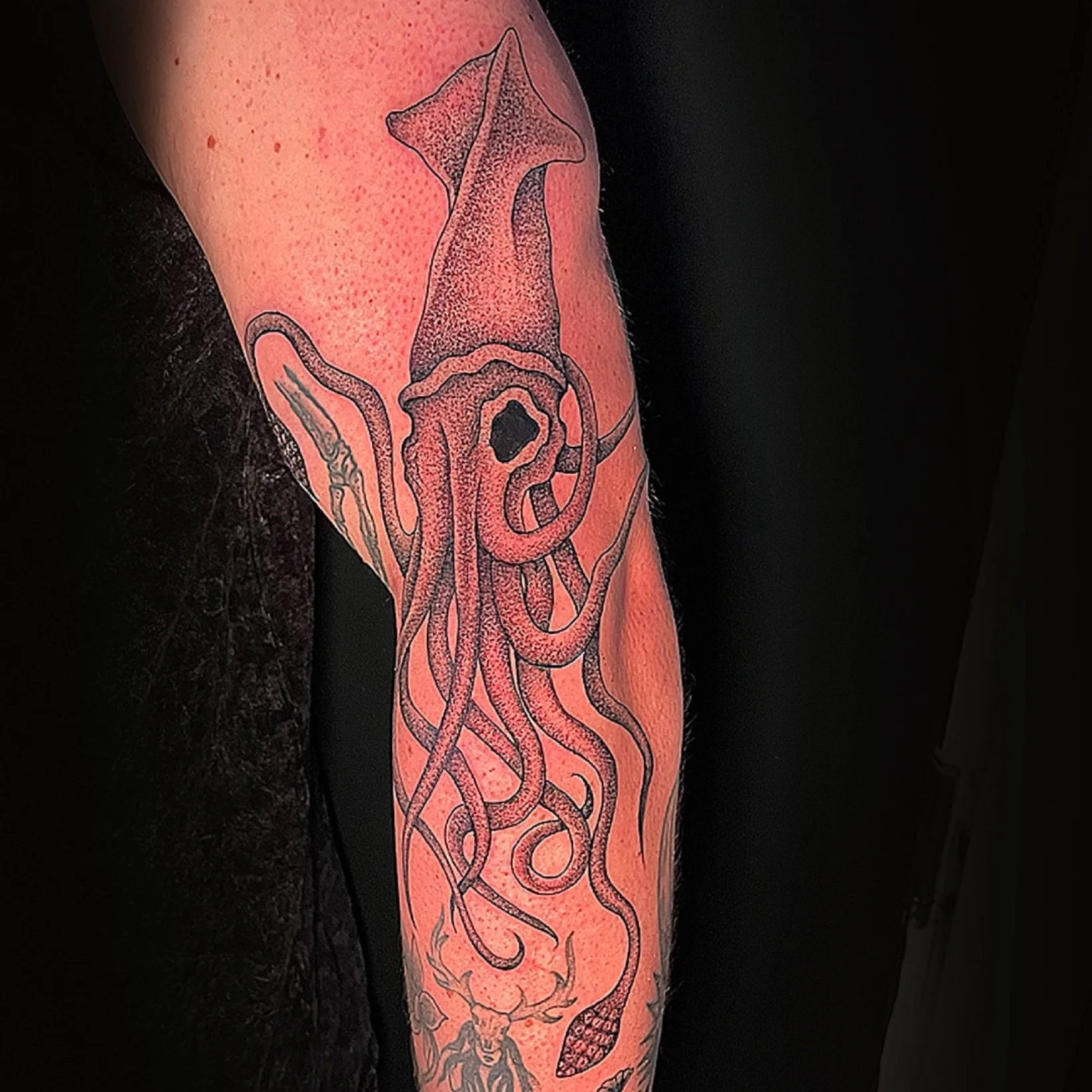 Did you know squids have donut shaped brains 🍩 🧠 

@LinesLikeWine 🍷 LinesLikeWine@gmail.com 
www.LakeviewTattoo.com ⚓️ Contact@LakeviewTattoo.com 

#americantraditionaltattoos #ftcollins #denver #windsor #colorado