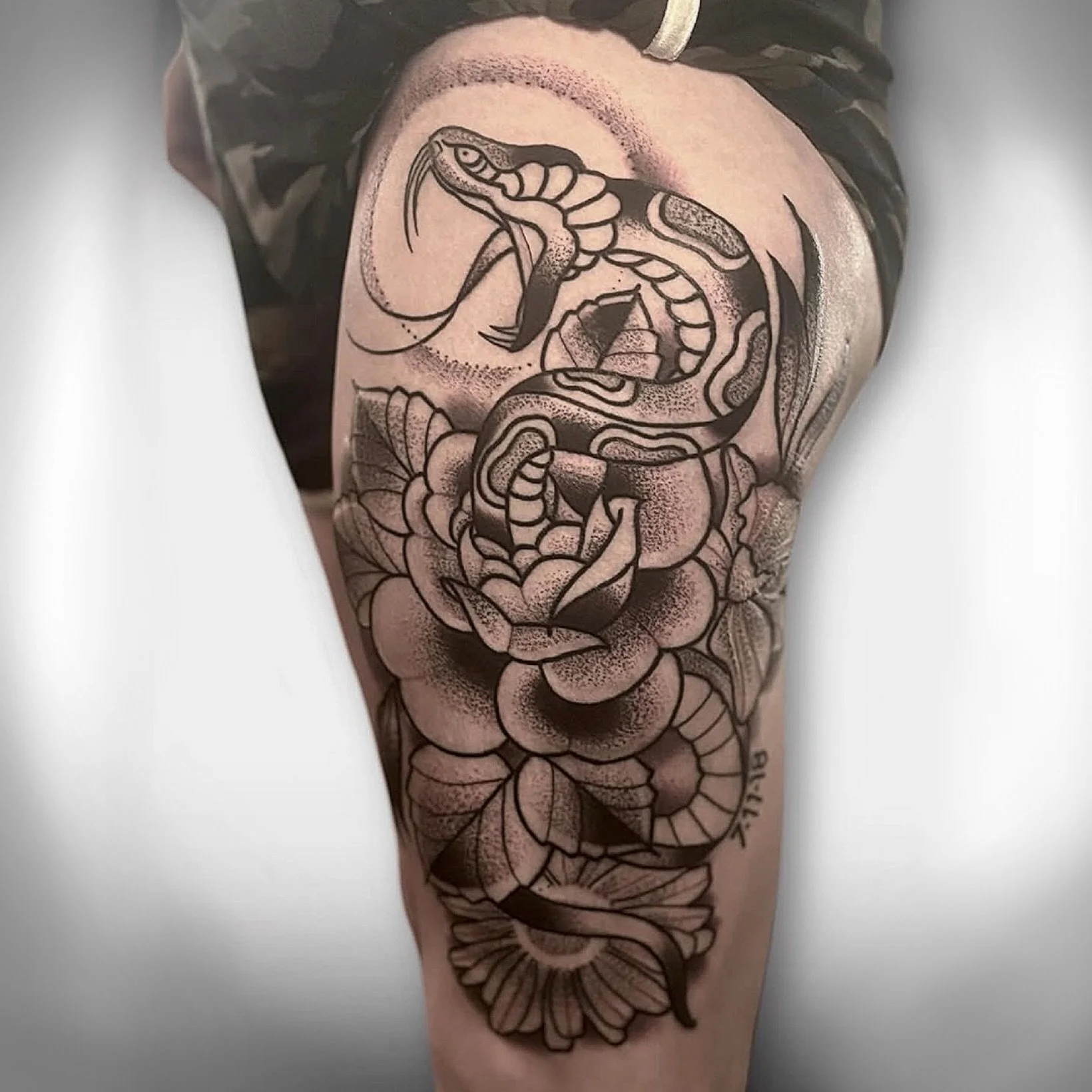 Giving some legs to the legless&hellip;

Contact us or Stop by the shop to book with Todd.

@toddshowdown 💀 @toddshowdownflash 🐍 www.ToddShowdown.com 
www.LakeviewTattoo.com ⚓️ Contact@LakeviewTattoo.com 

#posttradtattoo #americantraditionaltattoo