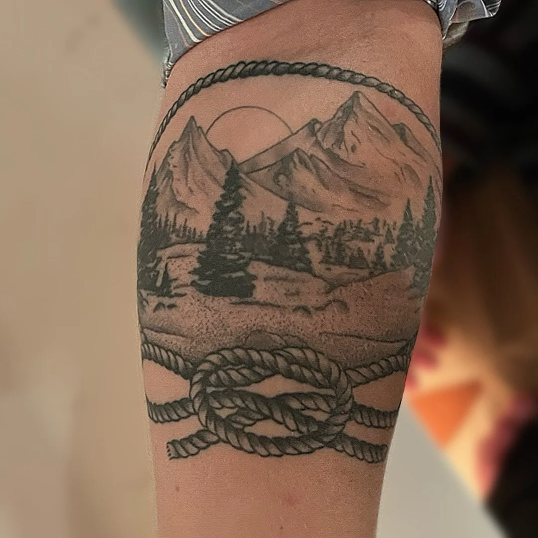 Healed work done by Jesse caught in the wild&hellip;

@LinesLikeWine 🍷 LinesLikeWine@gmail.com 

www.LakeviewTattoo.com ⚓️ Contact@LakeviewTattoo.com 

#traditionaltattoos #ftcollins #tattoos #windsor #colorado