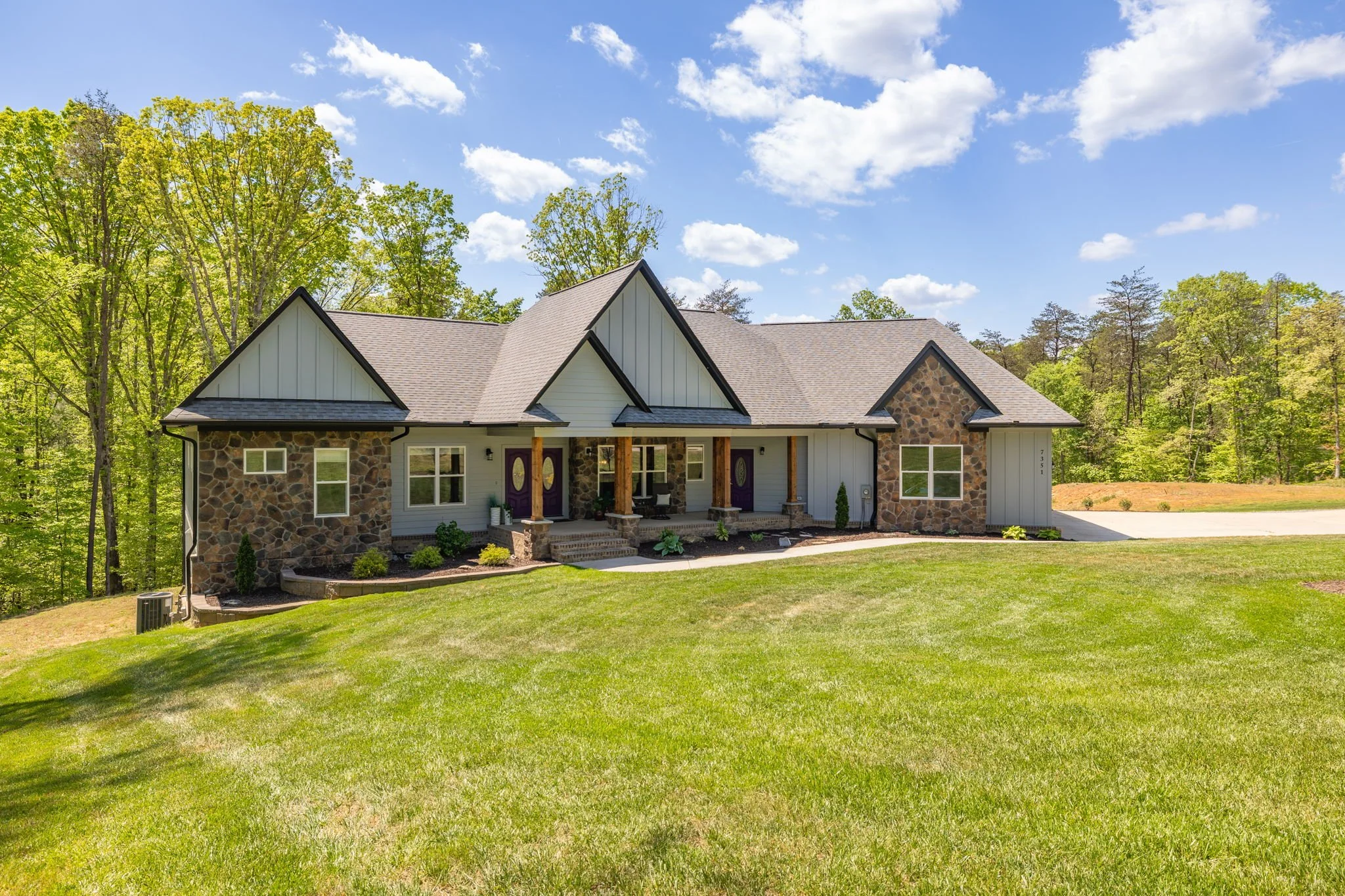 02-delia-knight-7351-hidden-view-dr-front-exterior-facade-oak-ridge-nc-27310.jpg