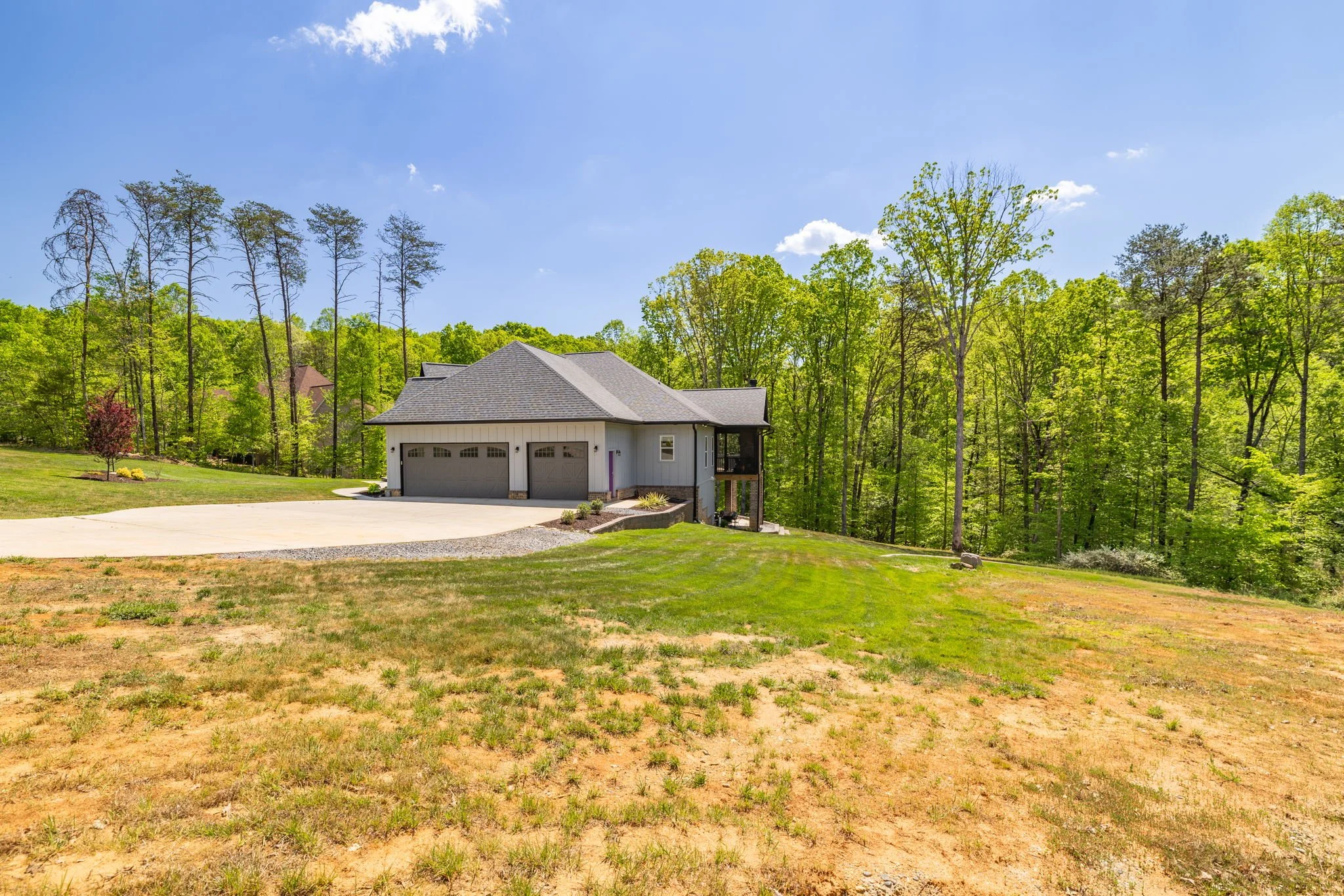 05-delia-knight-7351-hidden-view-dr-side-exterior-garage-oak-ridge-nc-27310.jpg