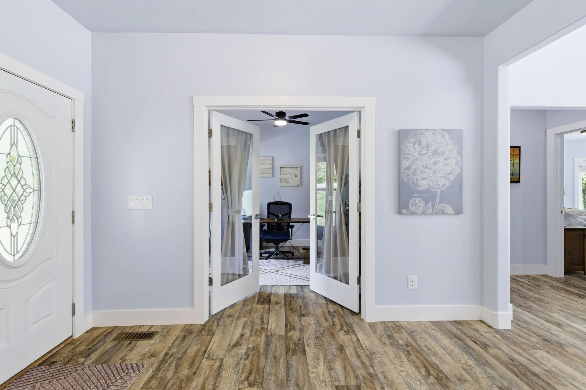 10-delia-knight-7351-hidden-view-dr-foyer-french-doors-oak-ridge-nc-27310.jpg