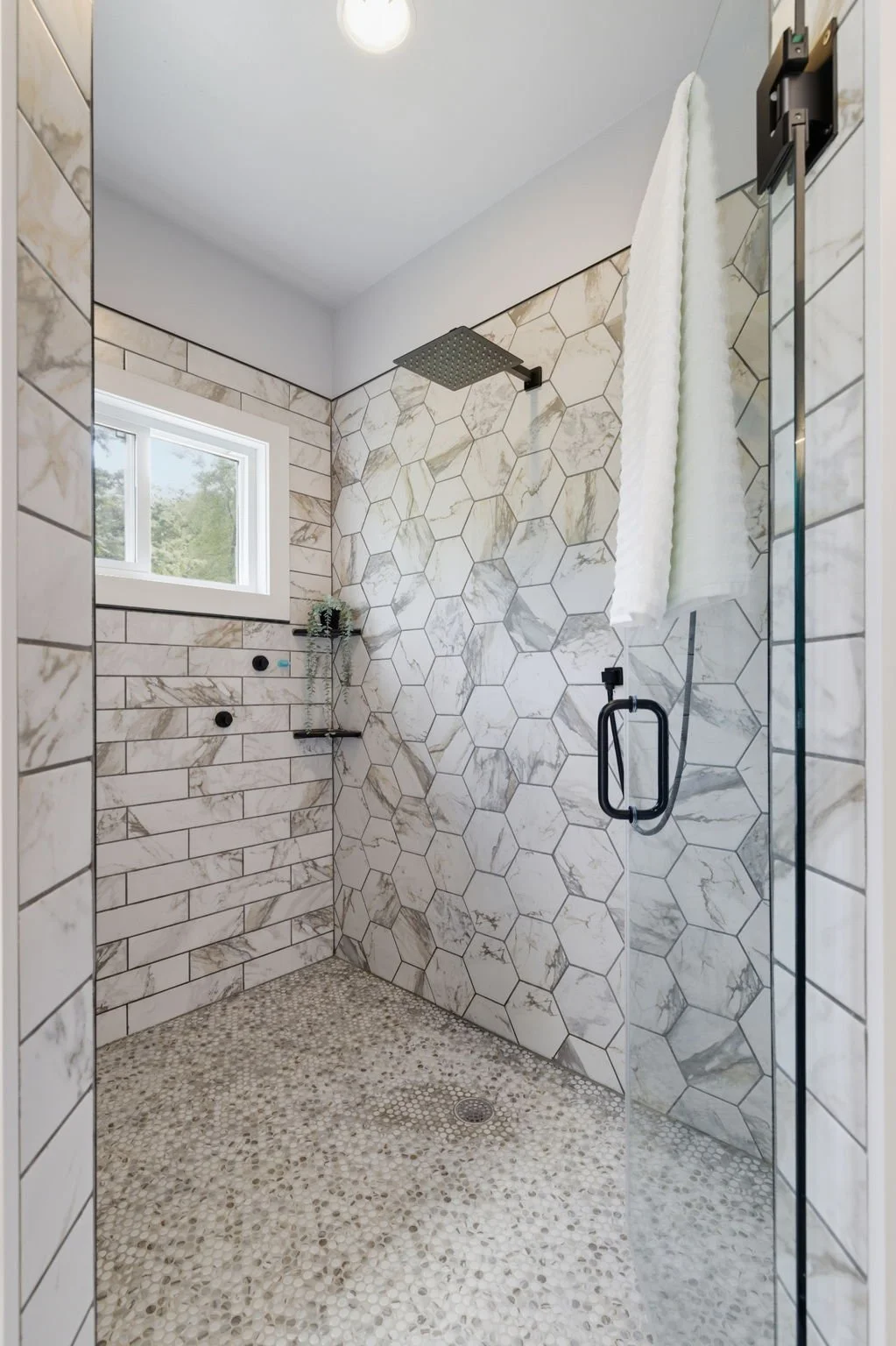 33-delia-knight-7351-hidden-view-dr-hex-marble-walk-in-shower-oak-ridge-nc-27310.jpg