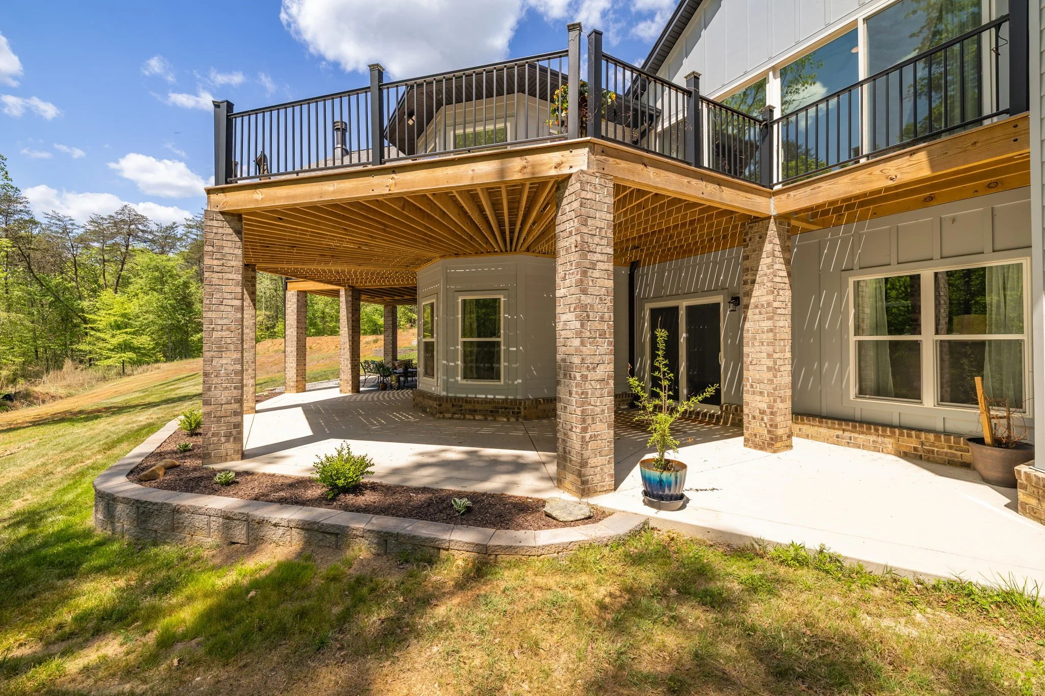 63-delia-knight-7351-hidden-view-dr-rear-exterior-bump-out-oak-ridge-nc-27310.jpg