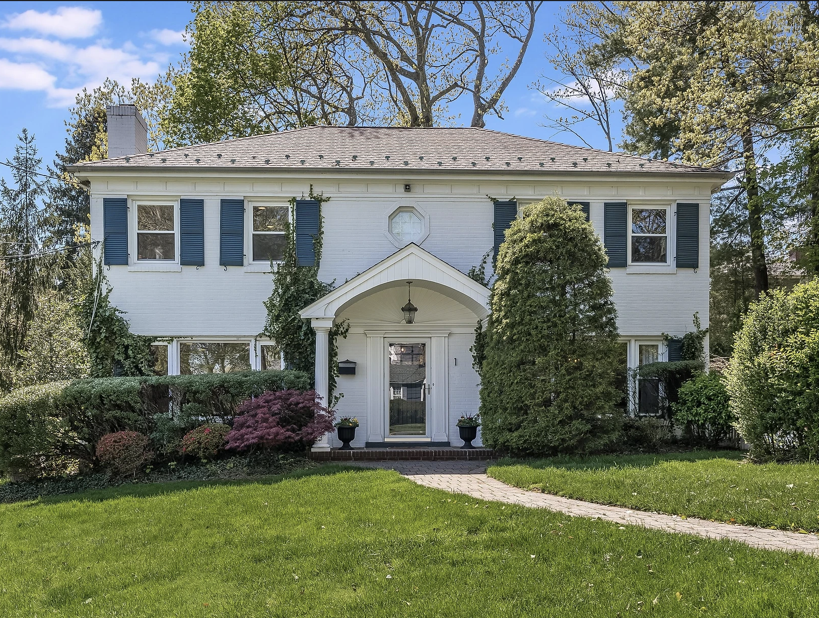 1 Crestwood Drive, Maplewood