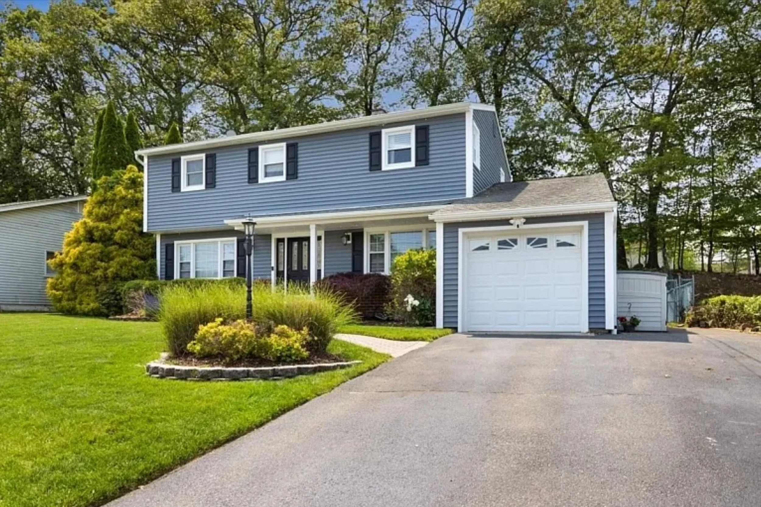 27 Circle Drive, Rockaway