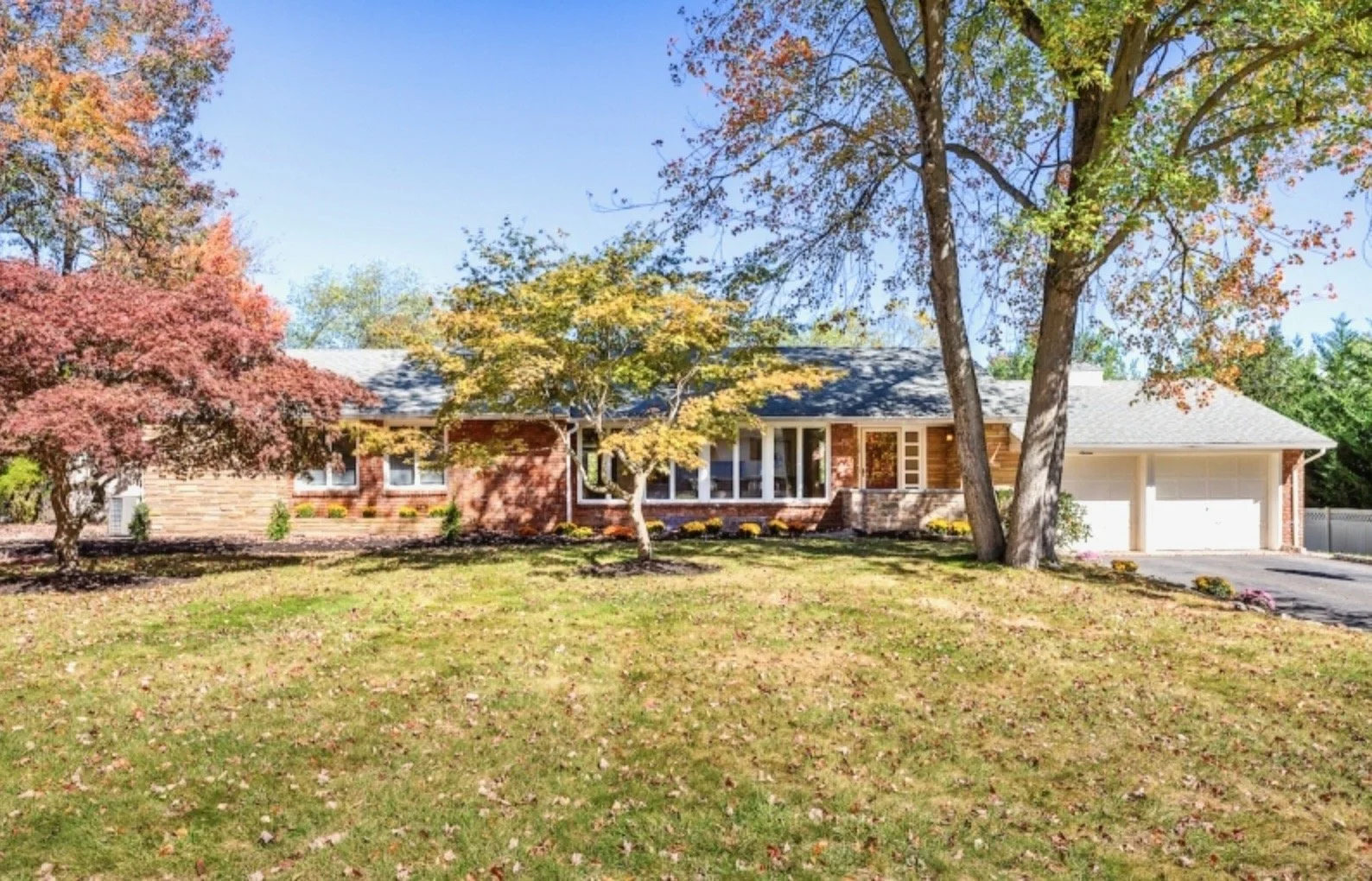 16 Crossbrook Pl, Livingston