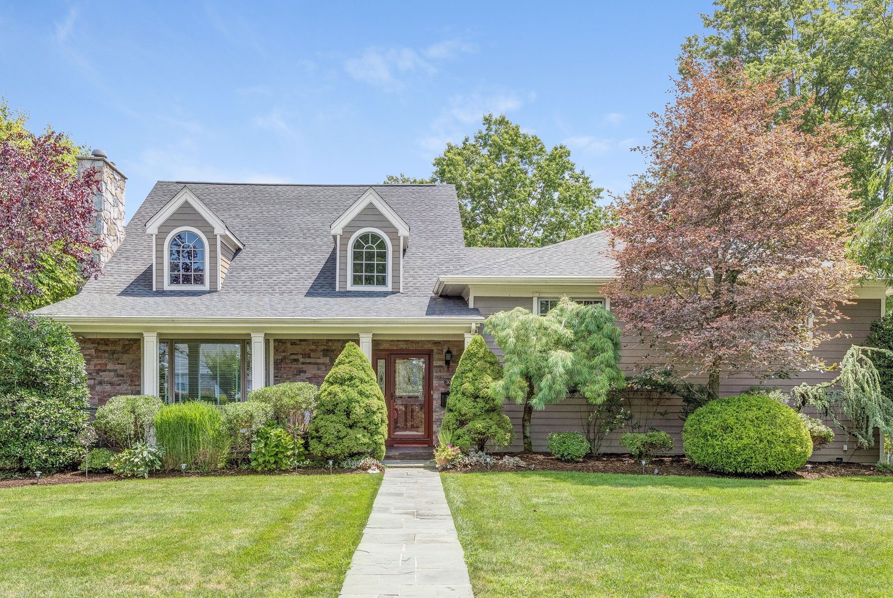 30 High Point Drive, Springfield