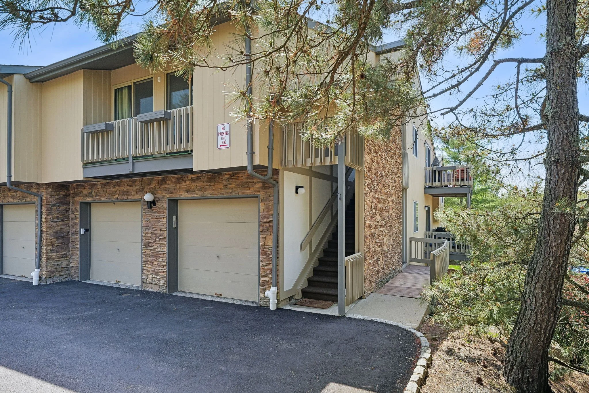 45 Colton Circle, West Orange 