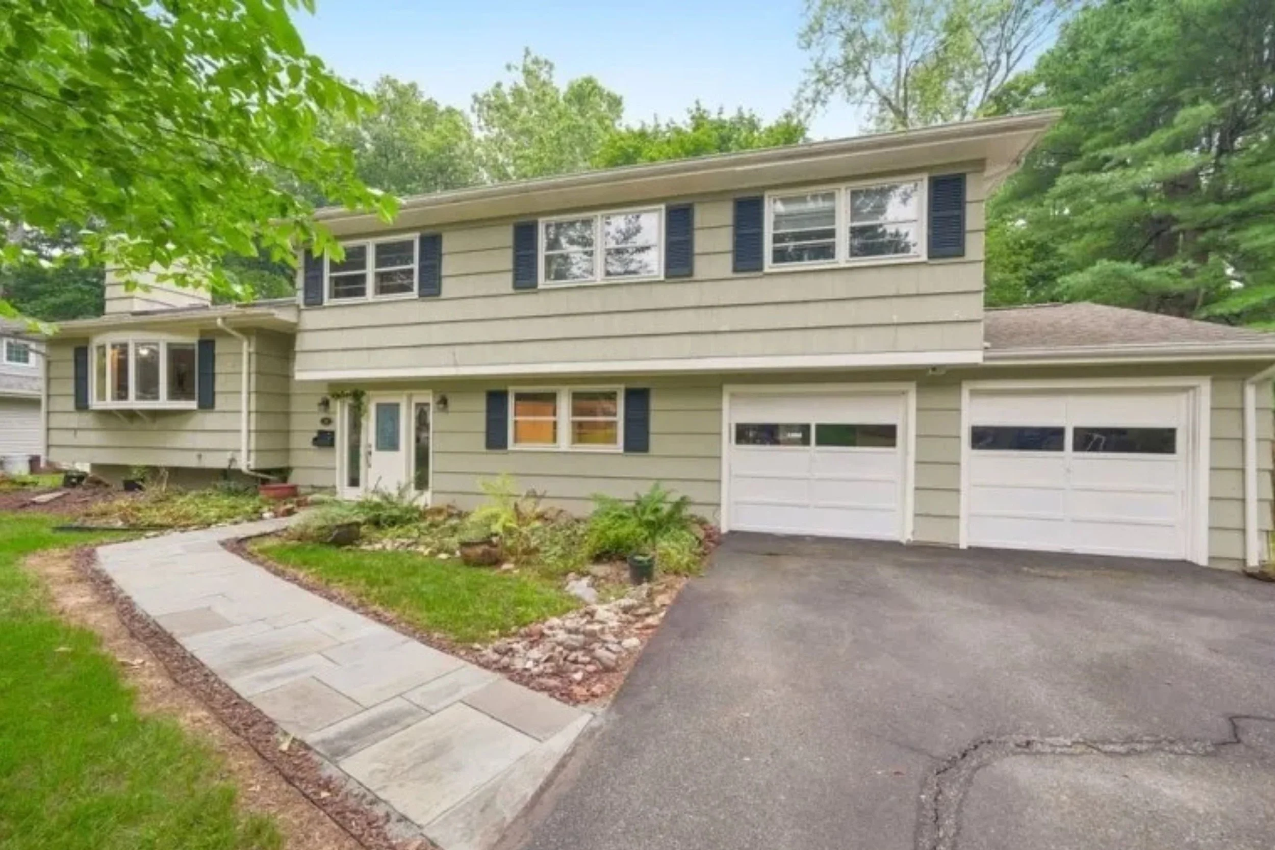 17 Billingsley Drive, Livingston