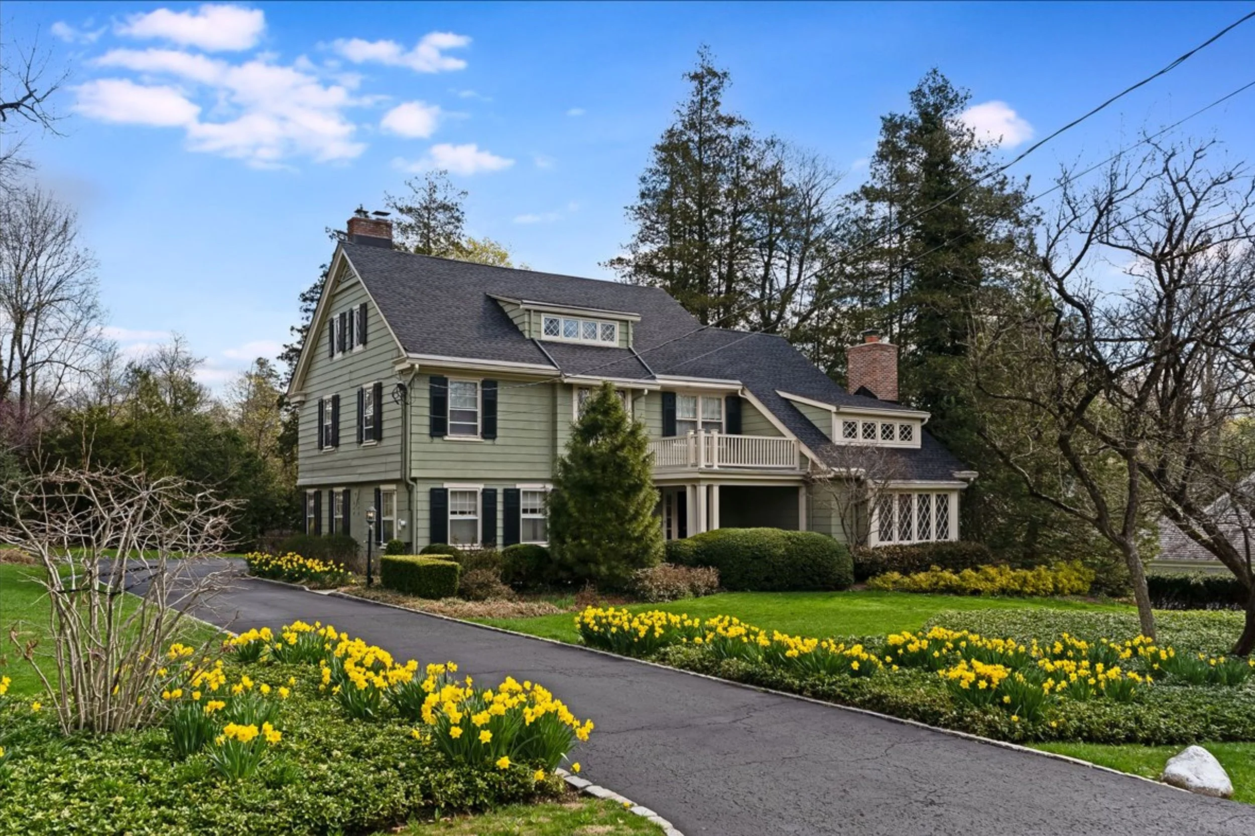 44 West Road, Short Hills 