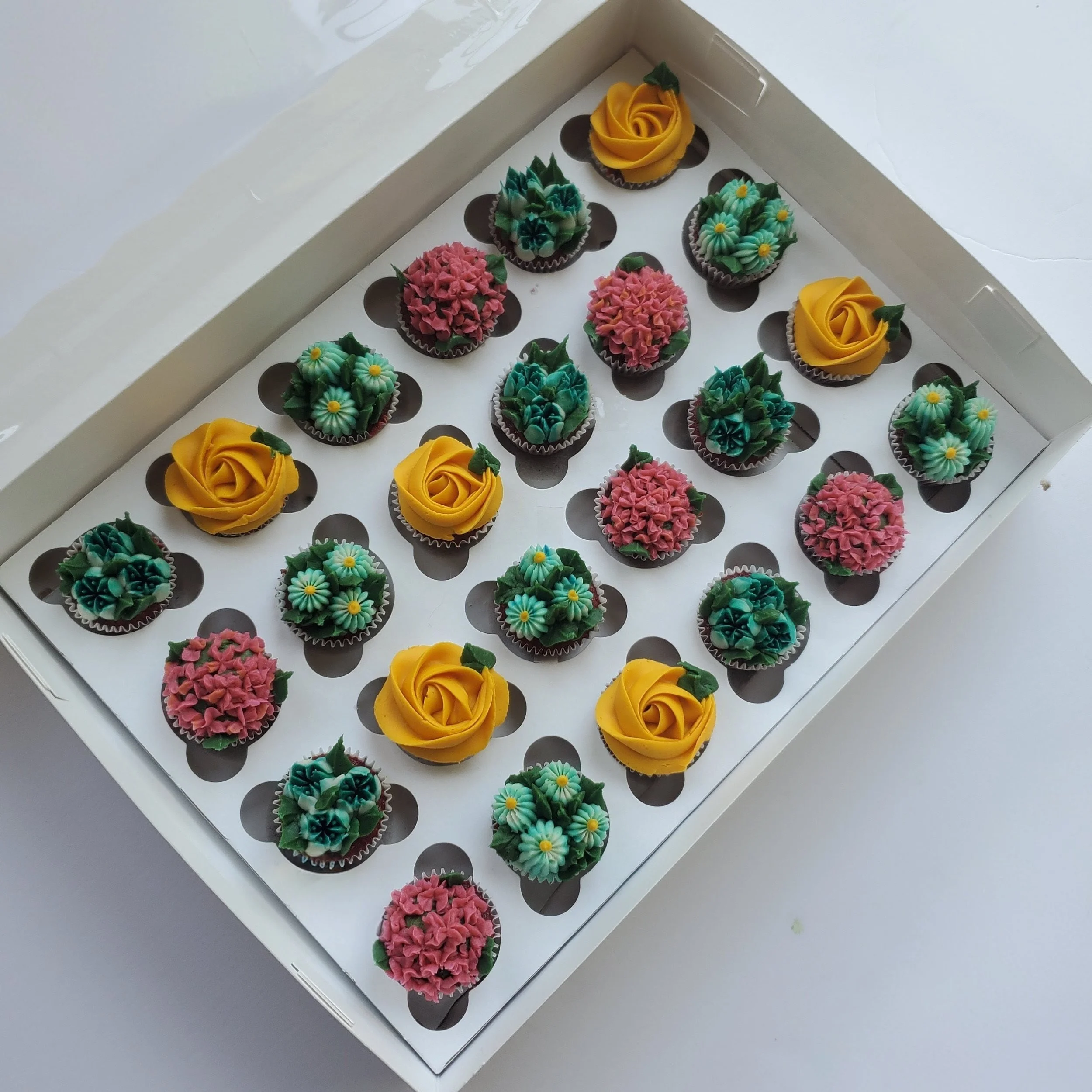 mini floral wildflower cupcakes
