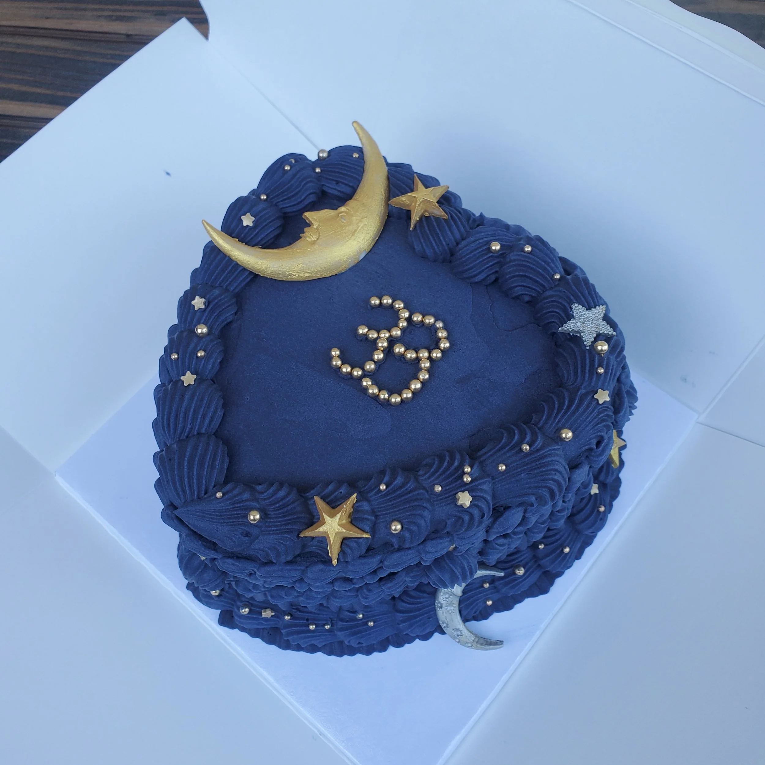 blue celestial vintage heart cake