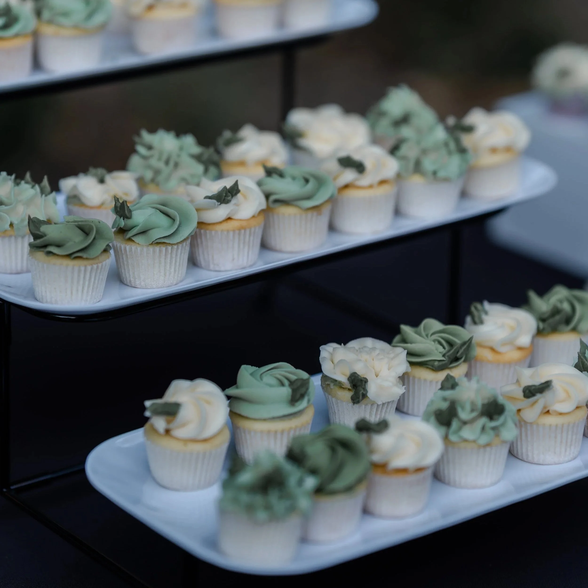 green and white mini floral cupcakes for weddings